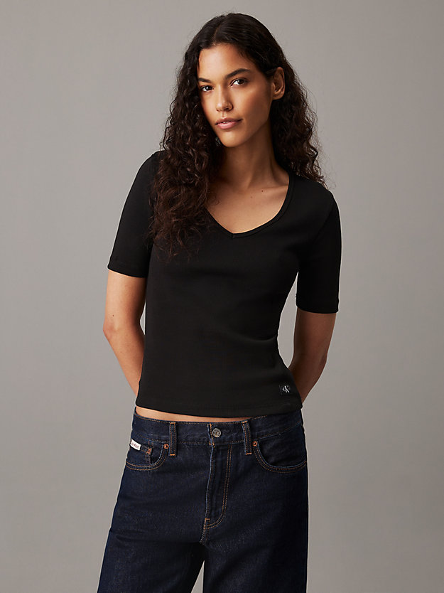 Slim Ribbed V-neck T-shirt