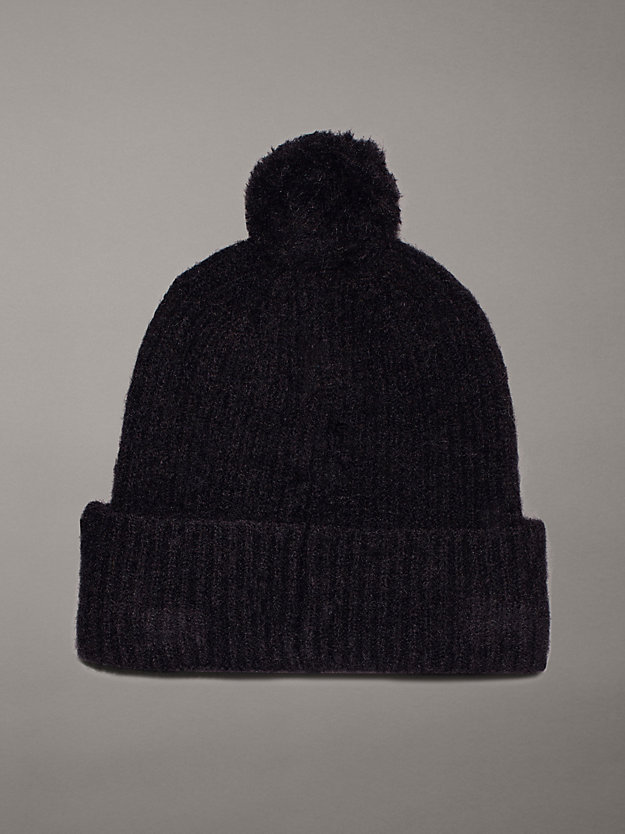 Soft Pom-Pom Beanie