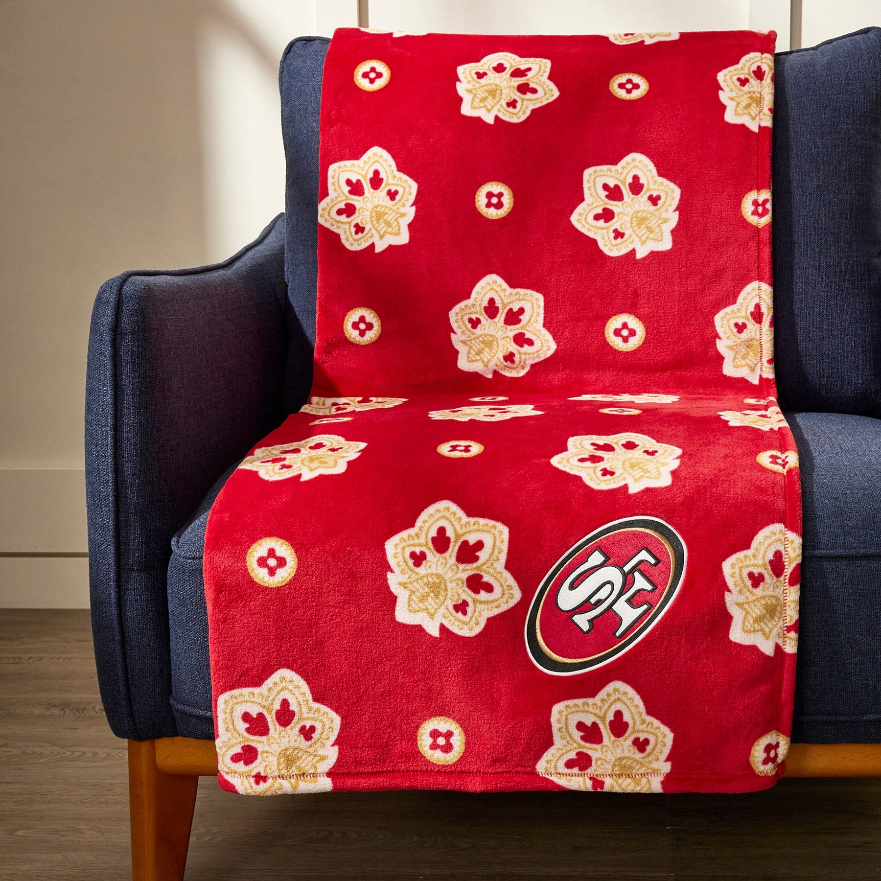 San Francisco 49ers Oversized Throw Blanket