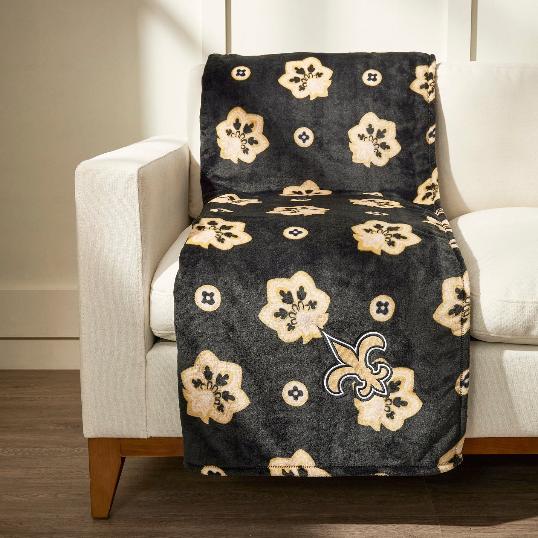 New Orleans Saints Oversized Throw Blanket