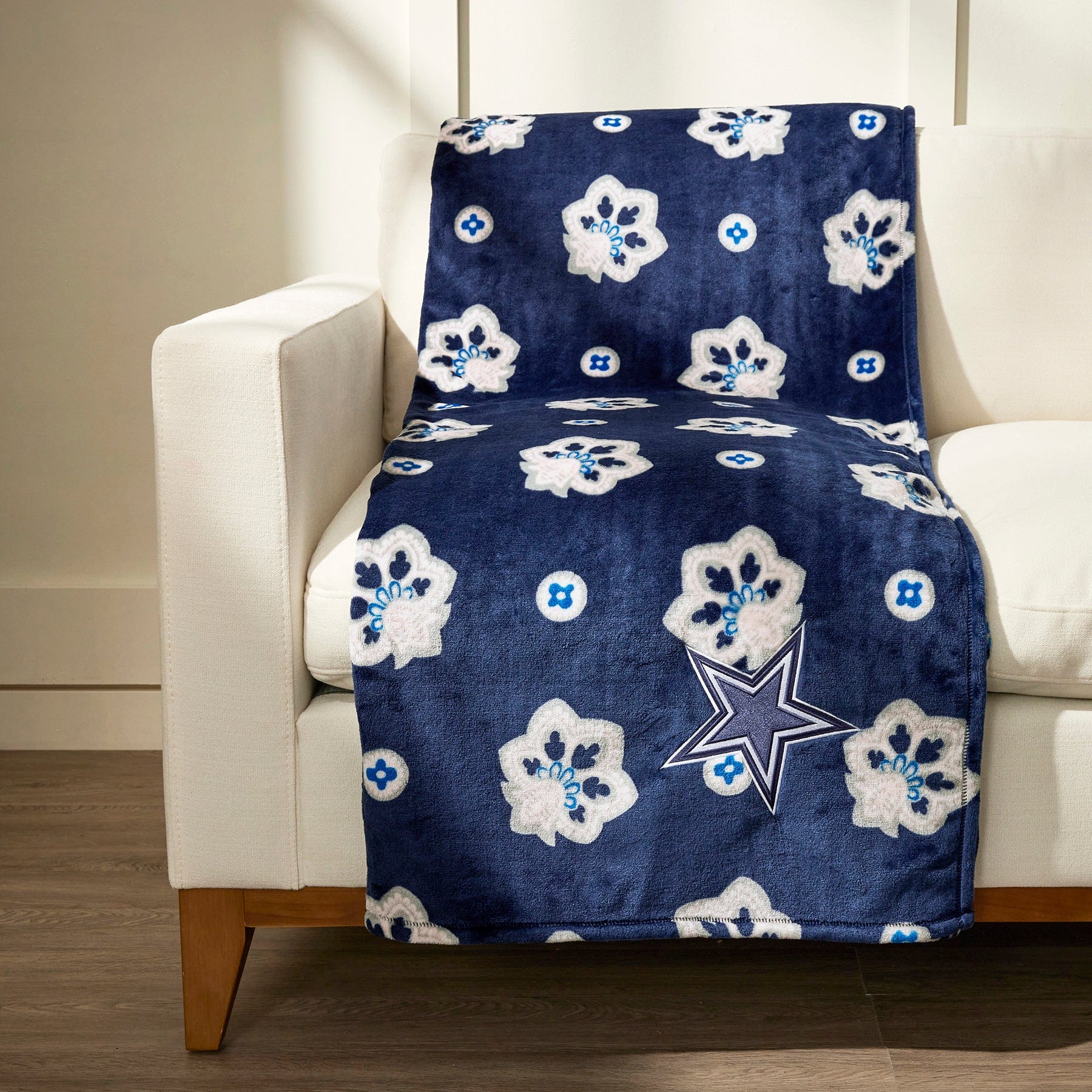 Dallas Cowboys Oversized Throw Blanket