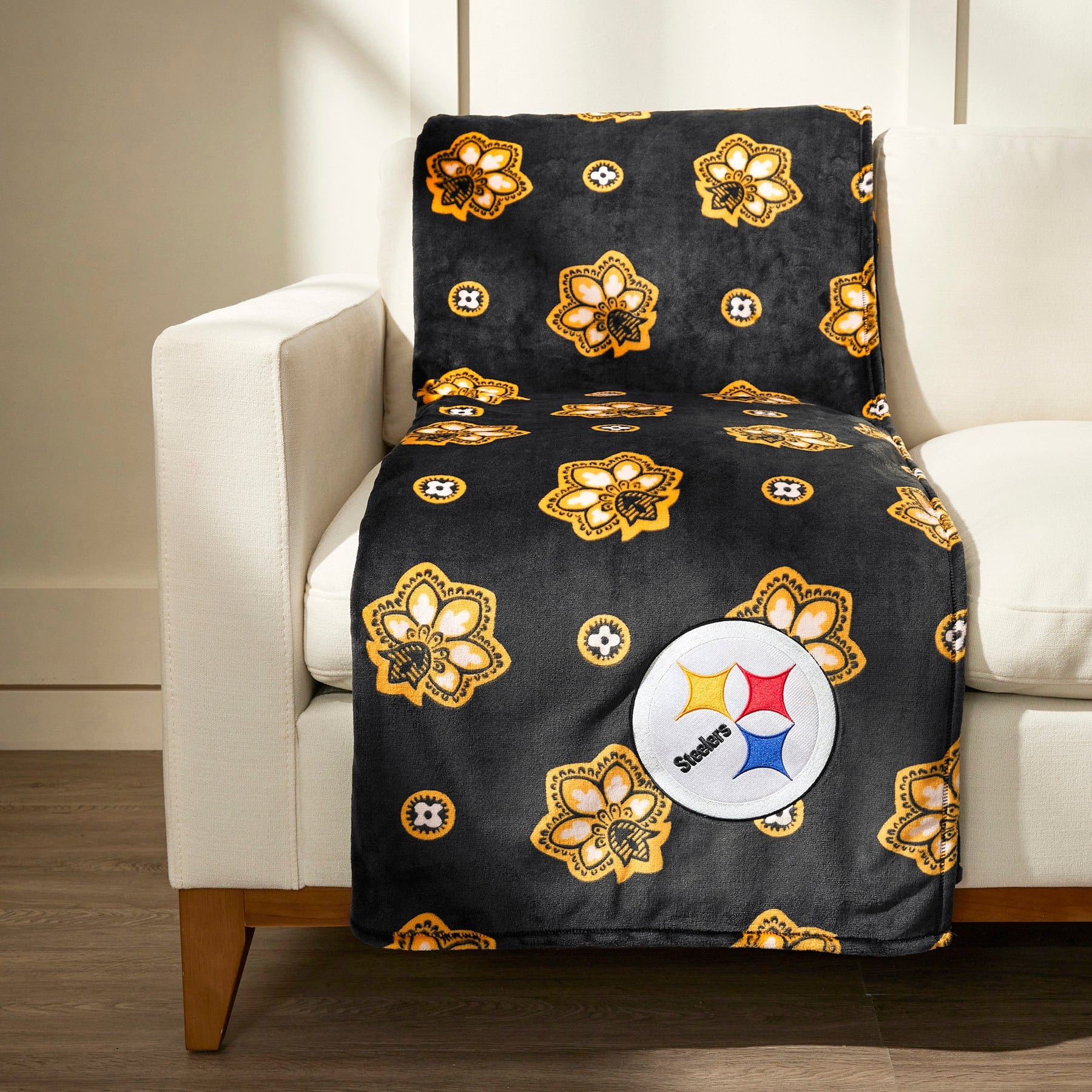 Pittsburgh Steelers Oversized Throw Blanket