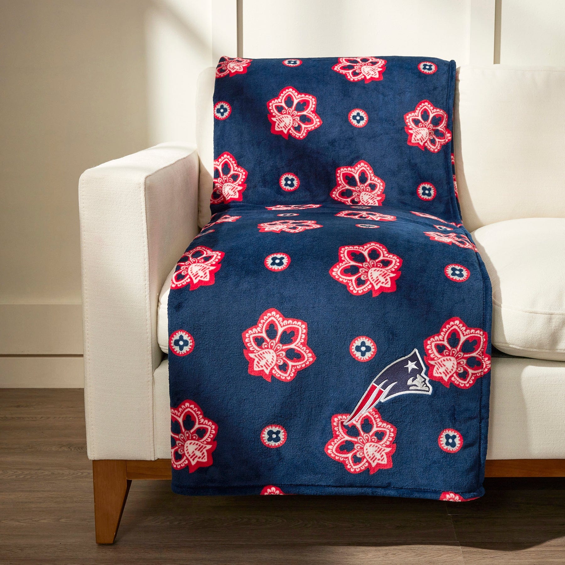 New England Patriots Oversized Throw Blanket