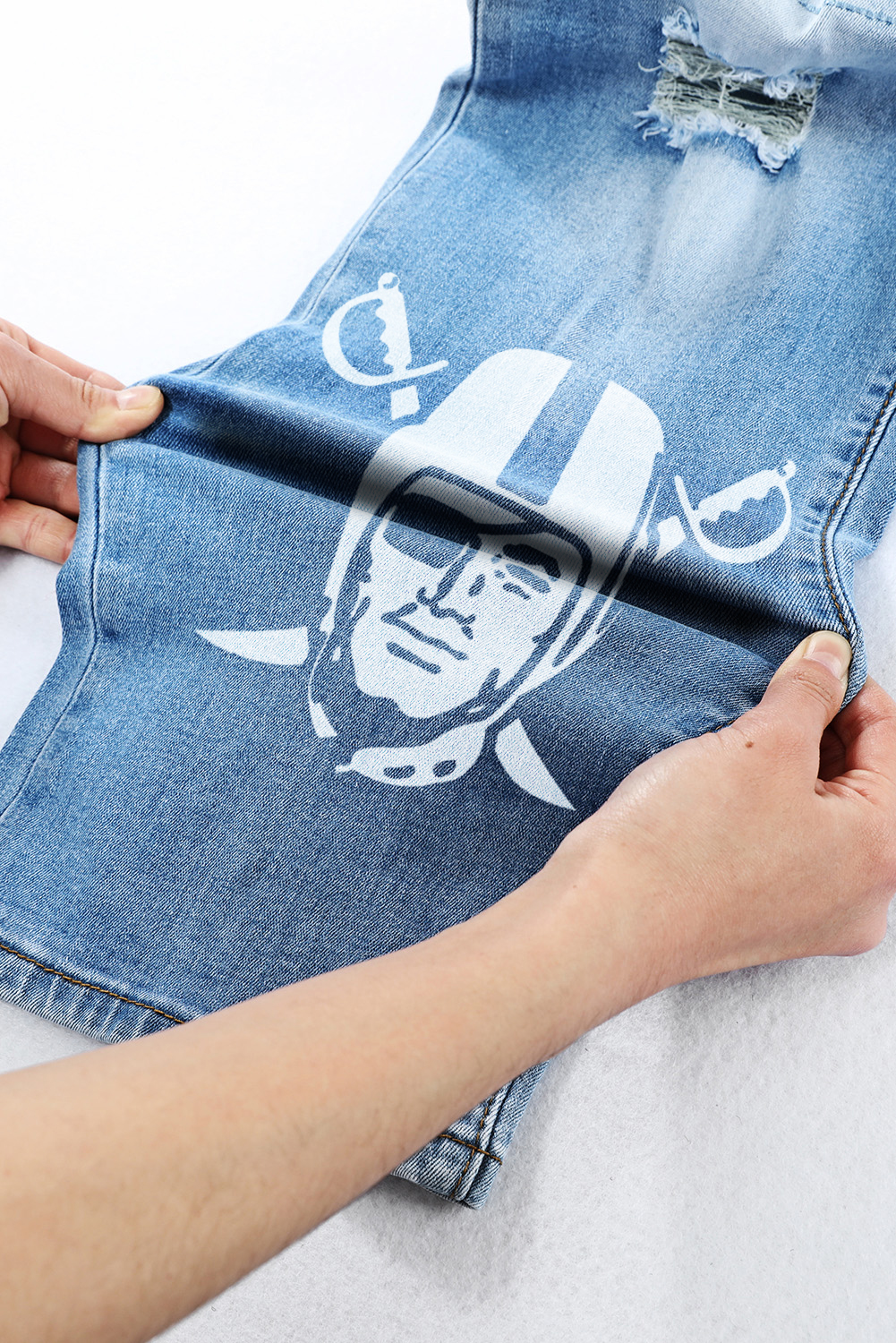 STRETCH RIPPED FRAYED RAW HEM DISTRESSED DENIM JEANS WITH HOLE