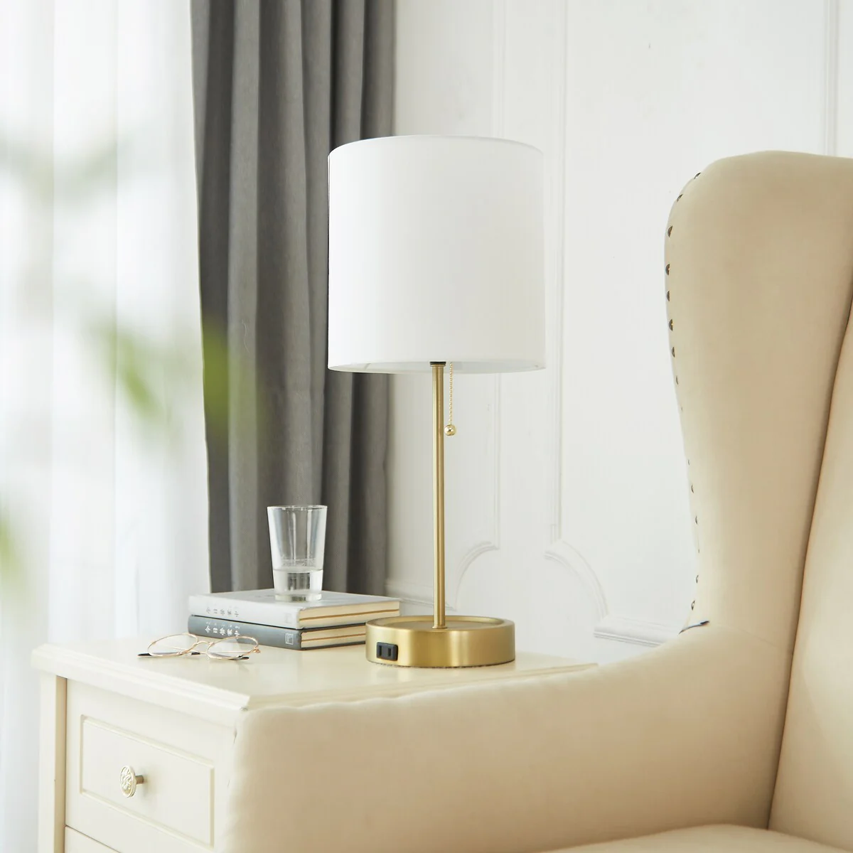 College Caravan Stick Lamp with Metallic Catch-all Base