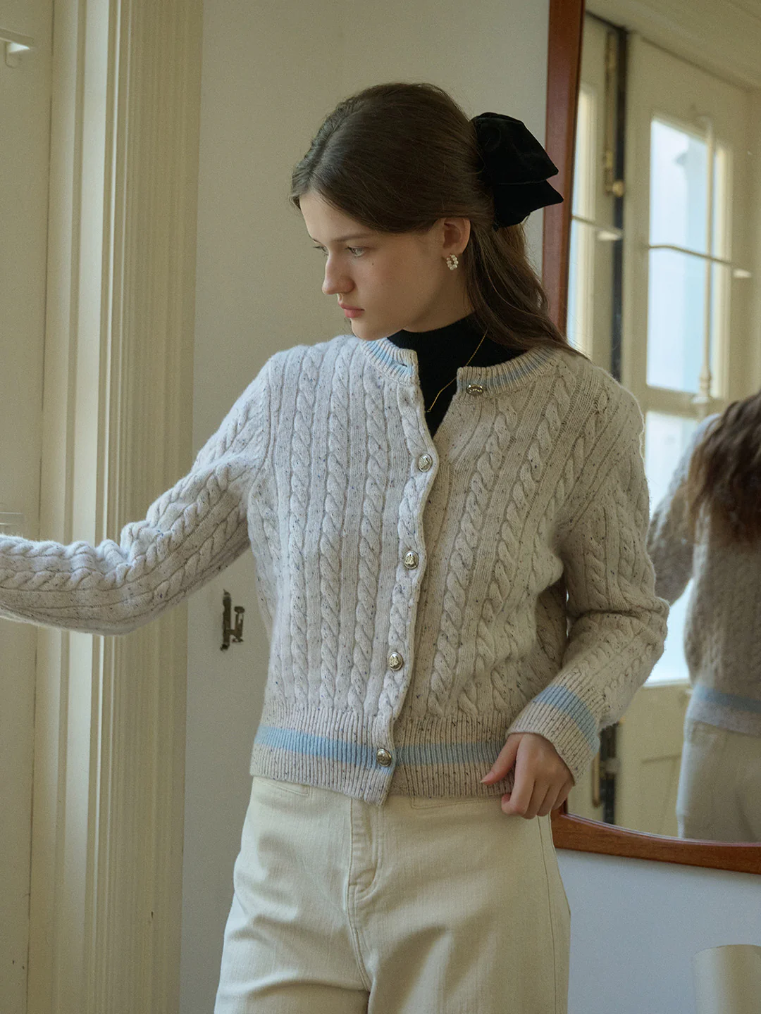 Logo Embroidery Crew Neck Contrast Striped 100% Wool Cardigan