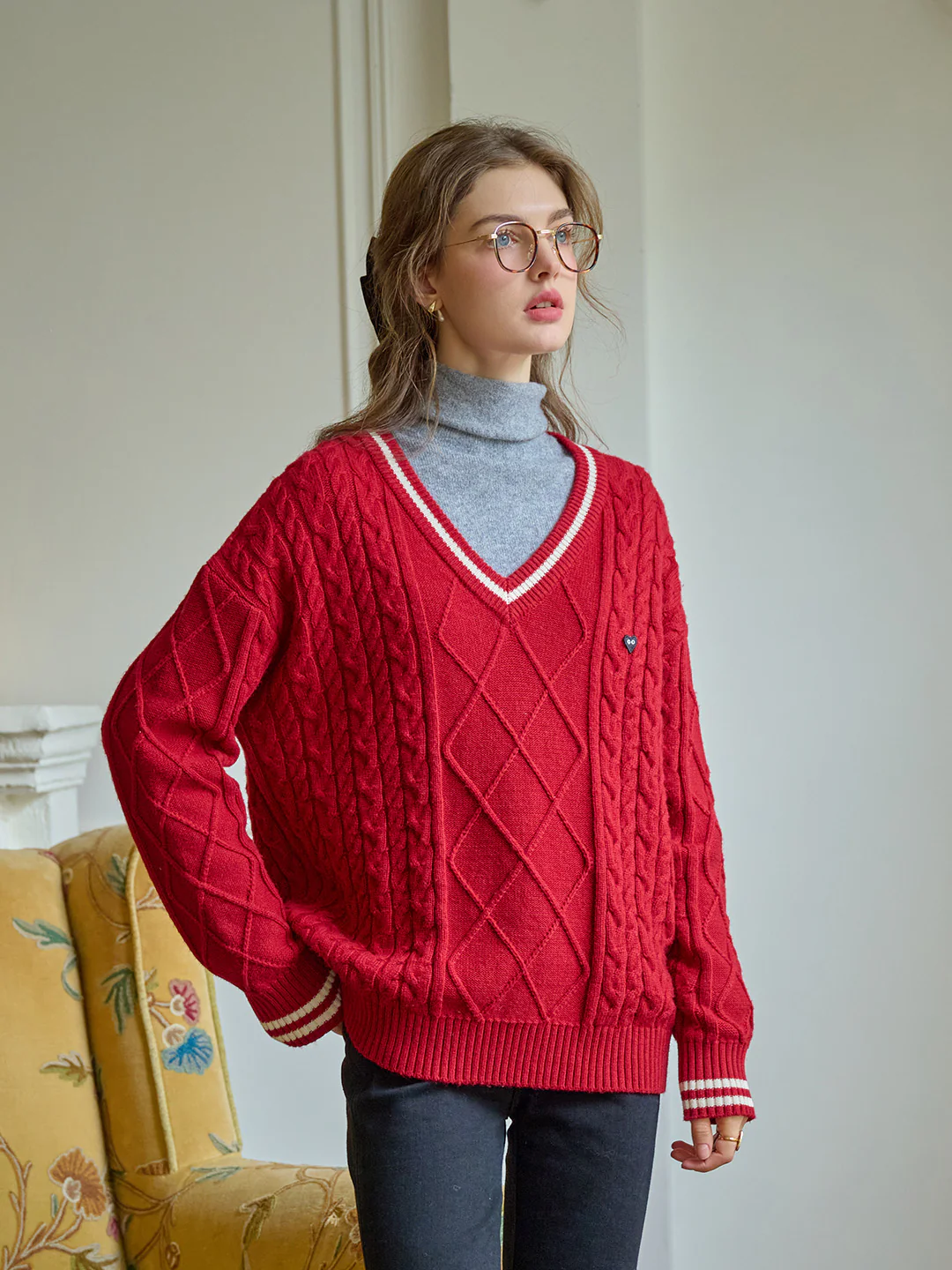 V-Neck Constraing Ribbed Wool Sweater - Red