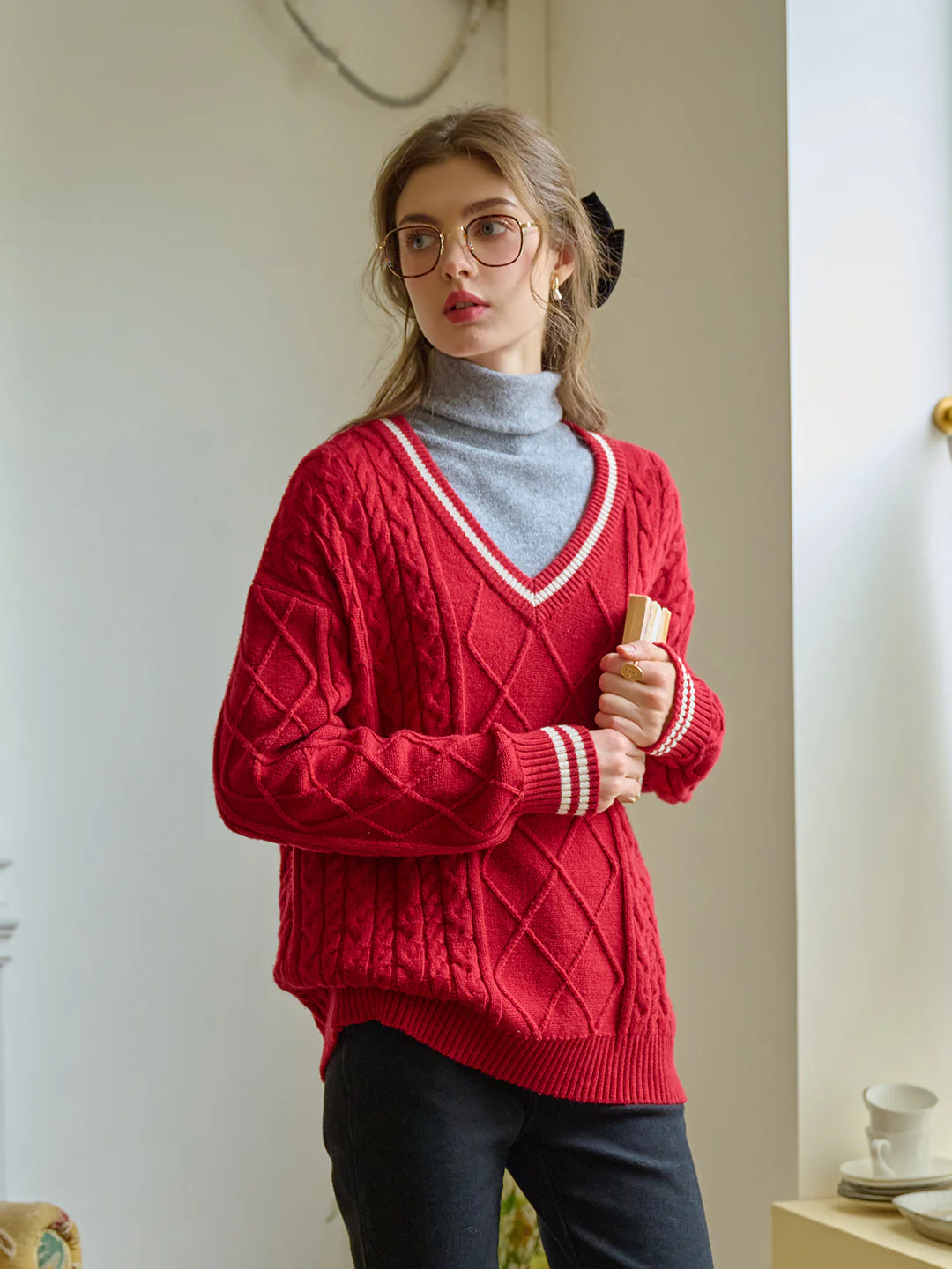 V-Neck Constraing Ribbed Wool Sweater - Red