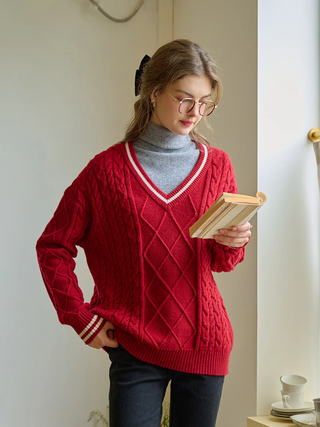V-Neck Constraing Ribbed Wool Sweater - Red