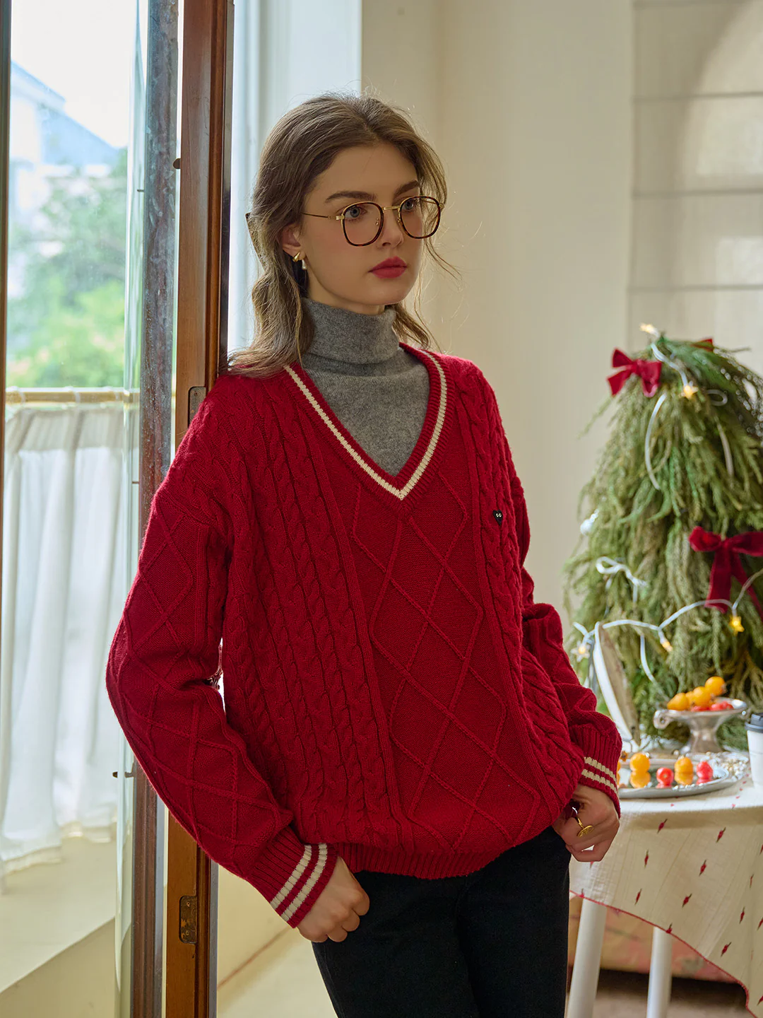 V-Neck Constraing Ribbed Wool Sweater - Red