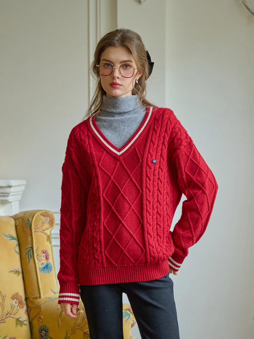 V-Neck Constraing Ribbed Wool Sweater - Red