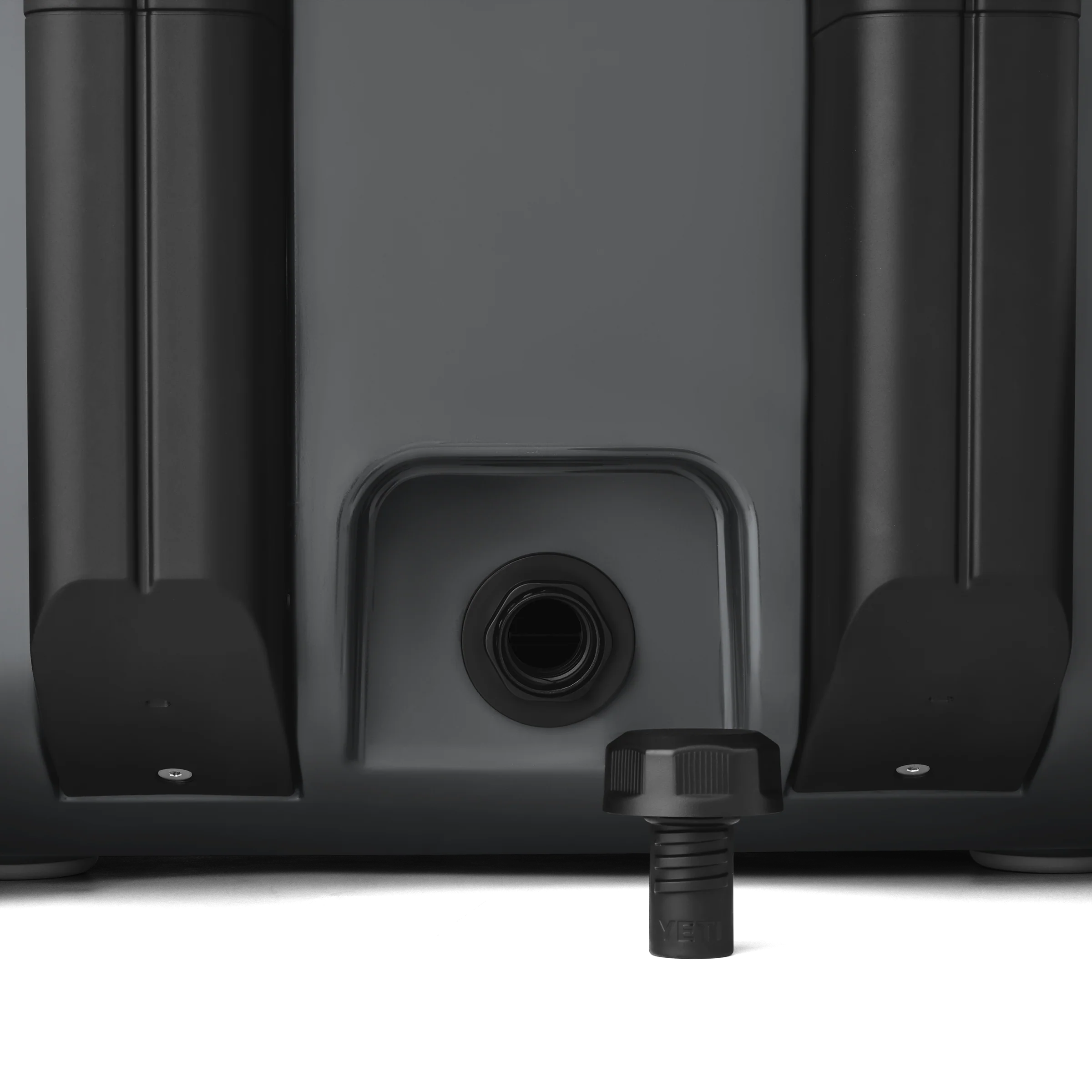 Roadie® 32 Wheeled Cool Box