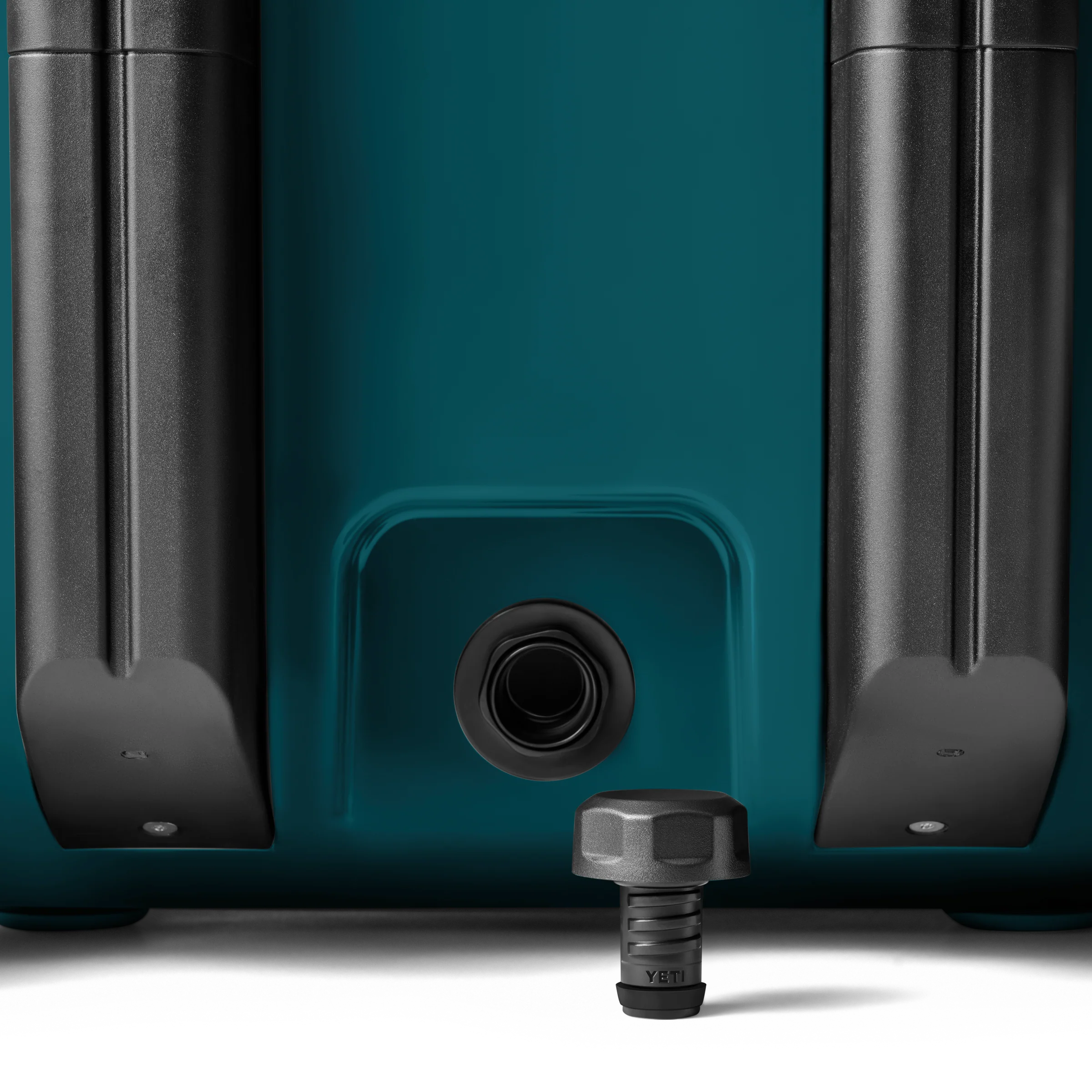 Roadie® 48 Wheeled Cool Box