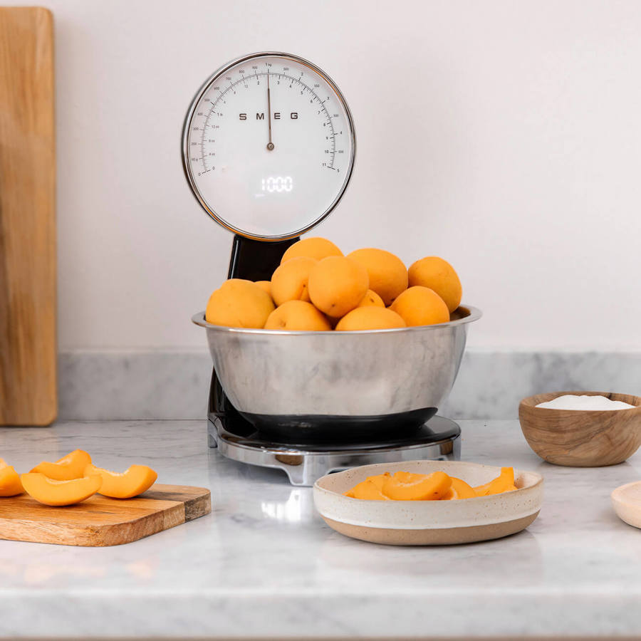 KSF01BLWW Retro Kitchen Scales in Black