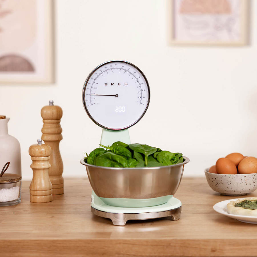 KSF01PGWW Retro Kitchen Scales in Pastel Green