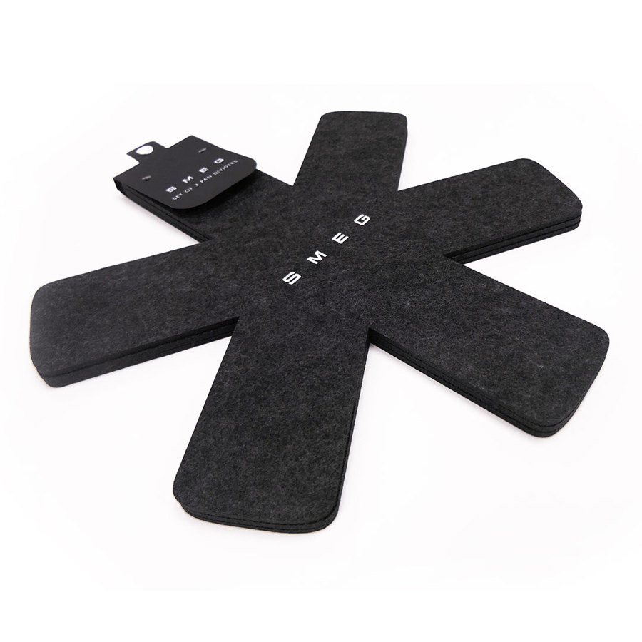 PANDIVIDER Set of 3 Smeg branded pan divider in felt