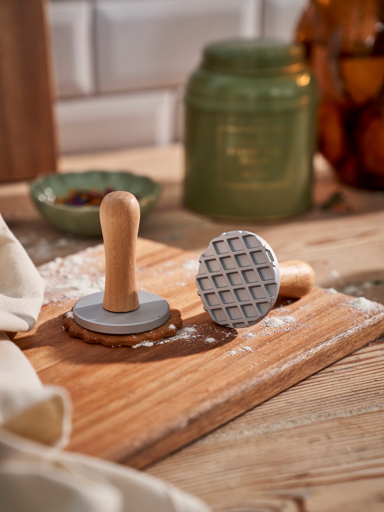Cookie stamp Beech wood/aluminium alloy. Ø5 cm.