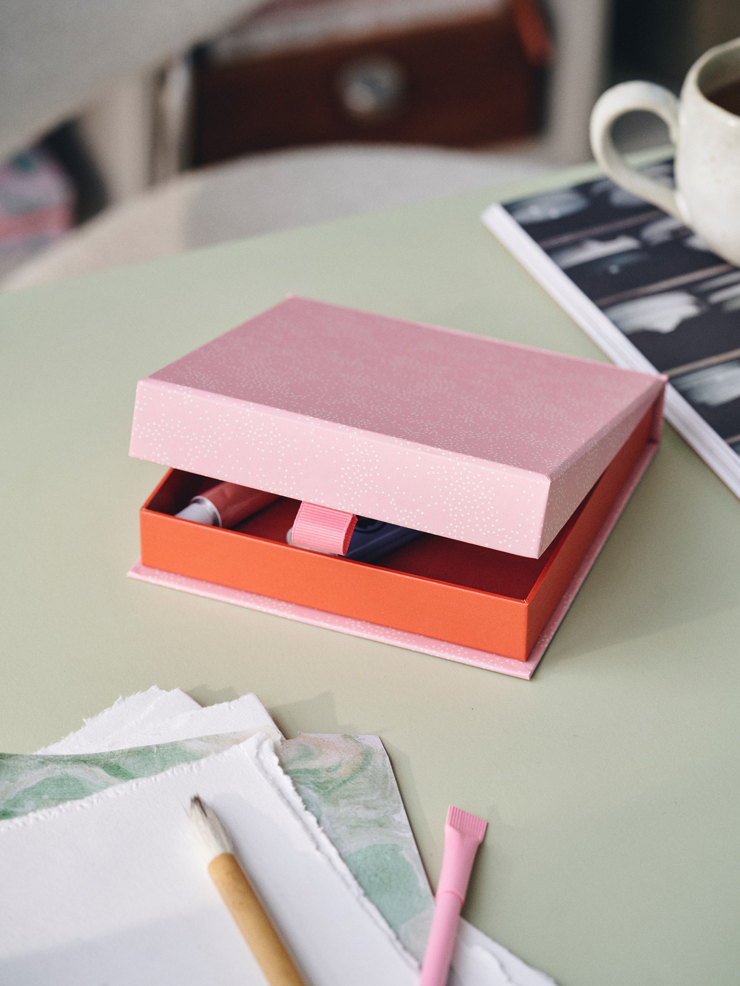 Storage box Cardboard. 15 x 15 x 3 cm.