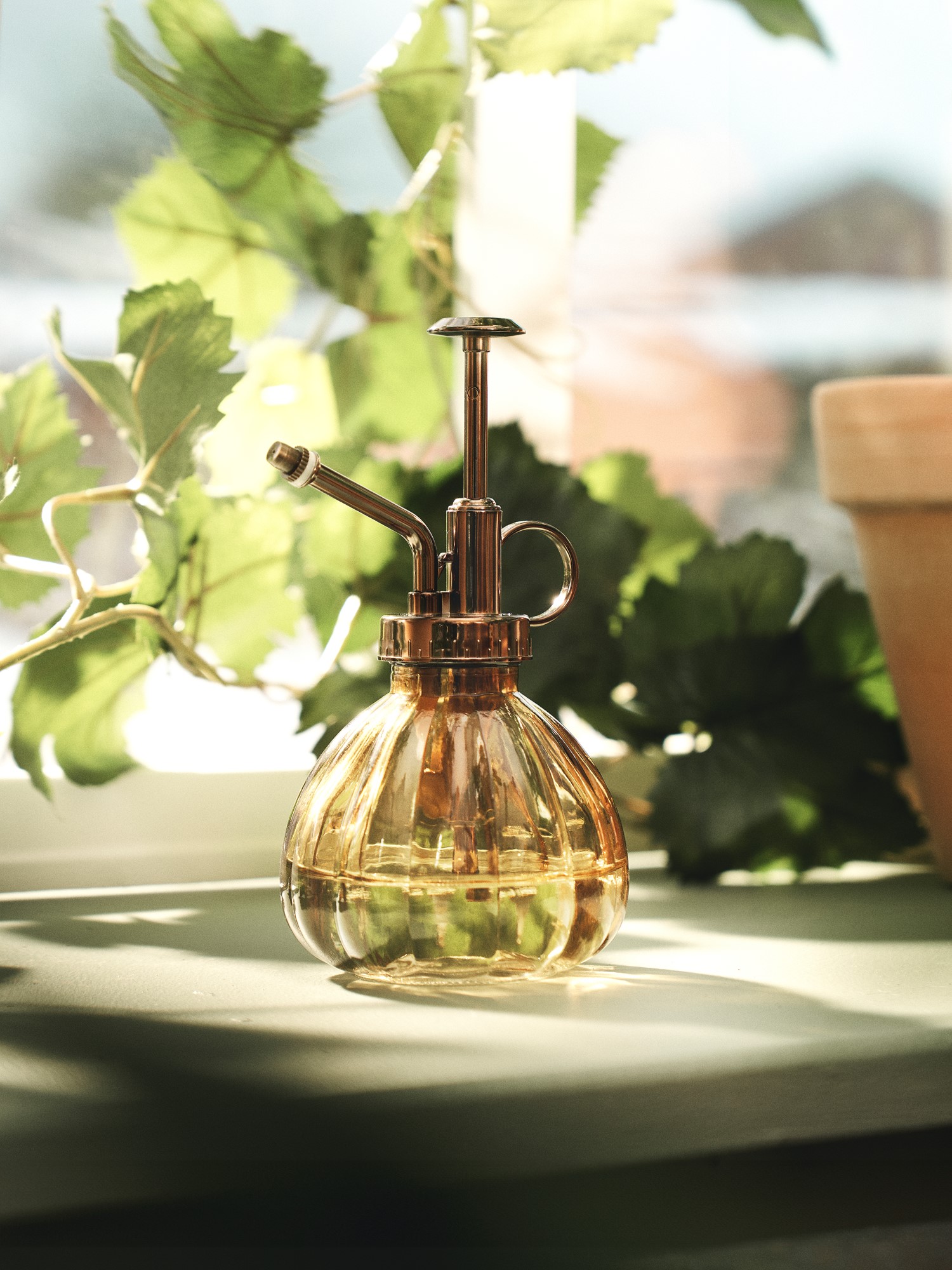 Mister Glass/plastic. Ø9.2 x 15.5 cm.