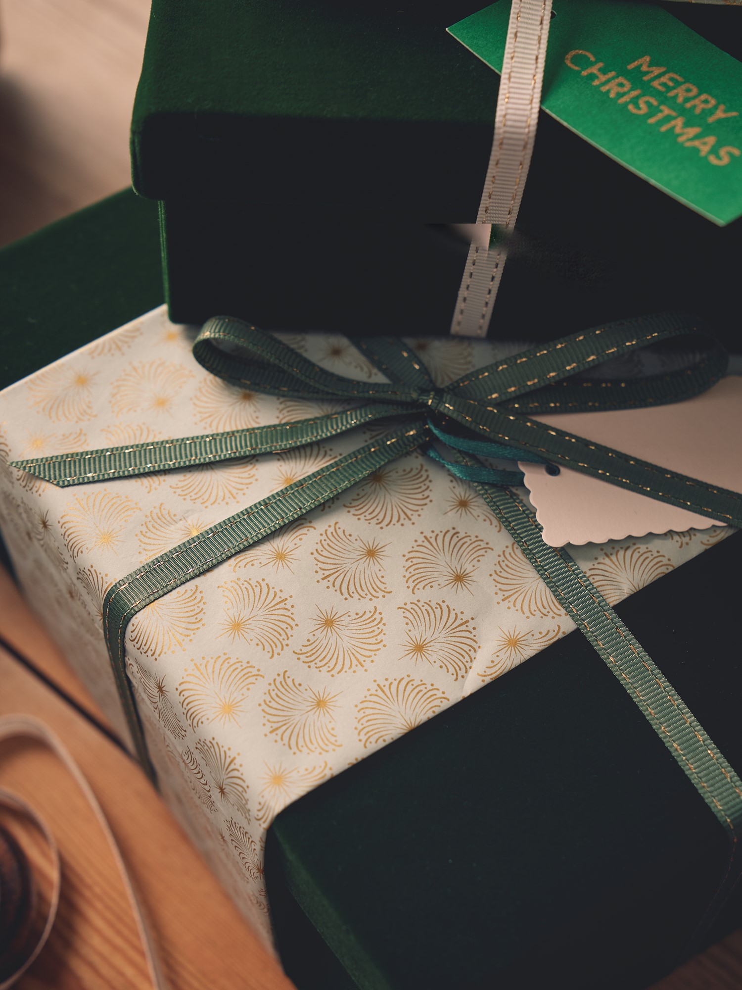 Tissue paper 4-pack Paper. 4 sheets.