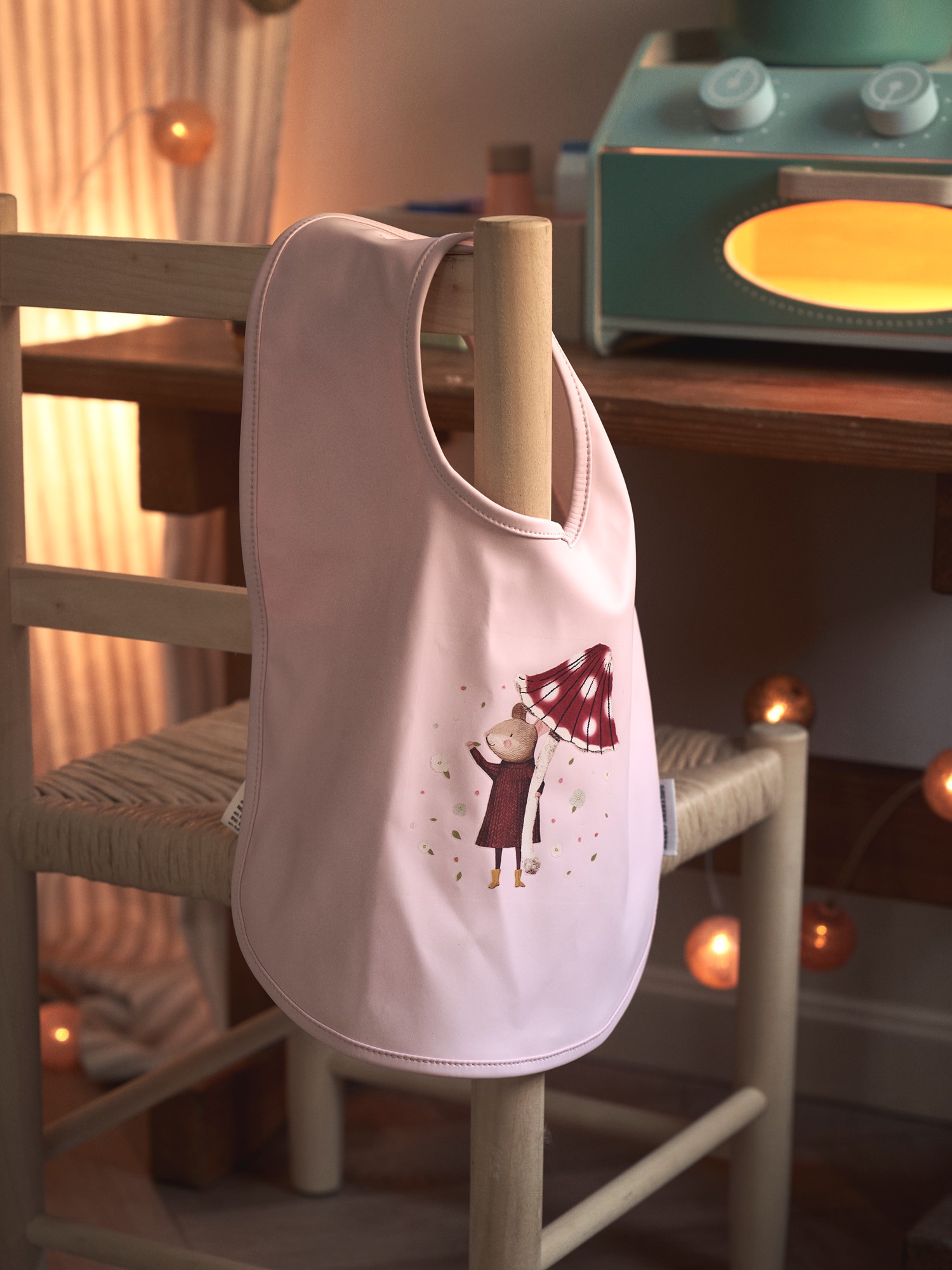 Bib Polyurethane. 29 x 36 cm.