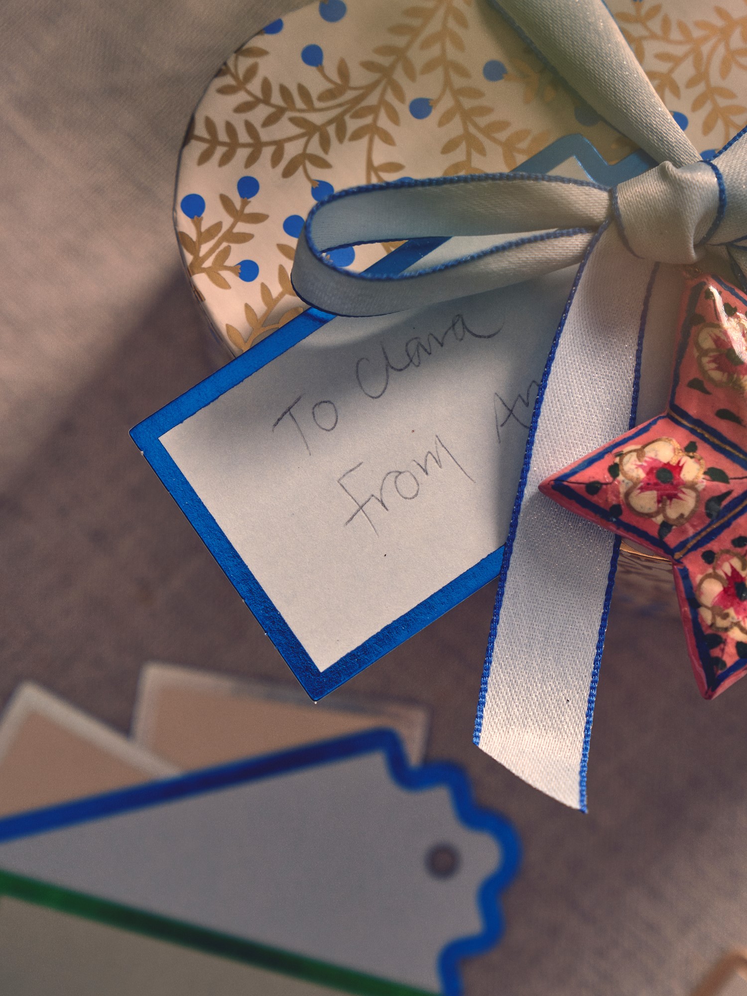 Gift labels Paper. 9 x 4.5 cm. 24 pcs.