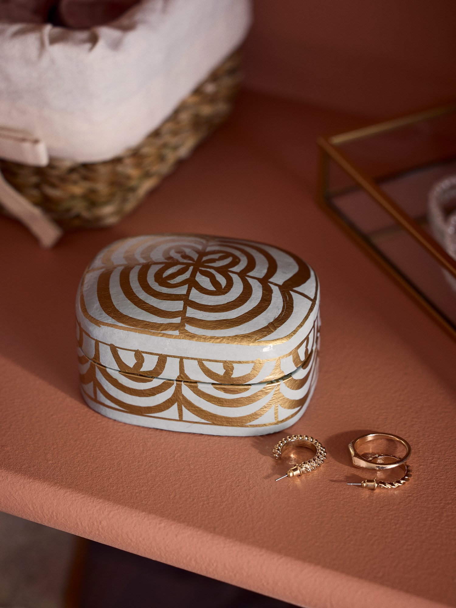 Jewellery box Paper. 9 x 7 x 4 cm.