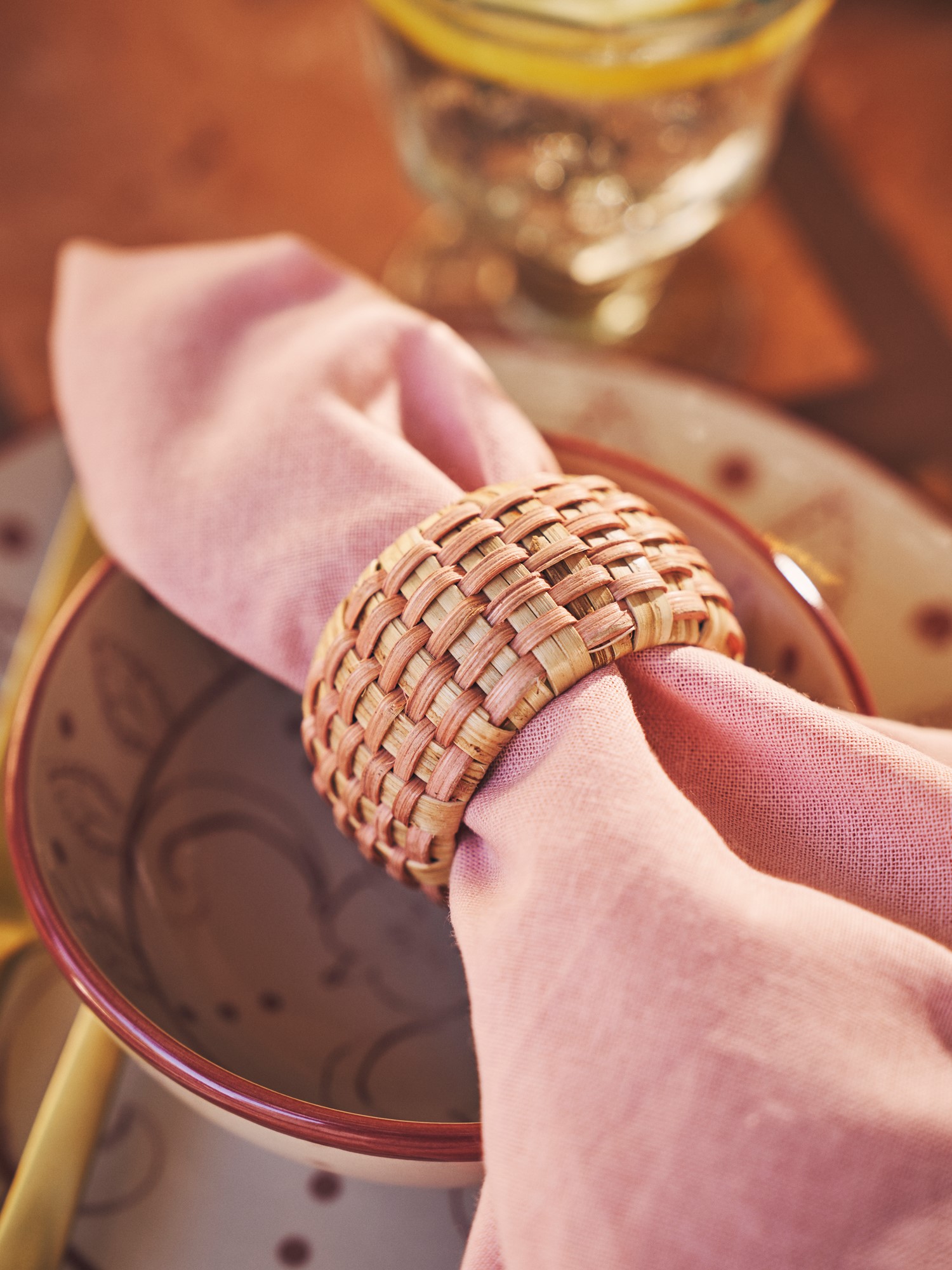 Napkin ring Rattan/iron. Ø4.5 cm.