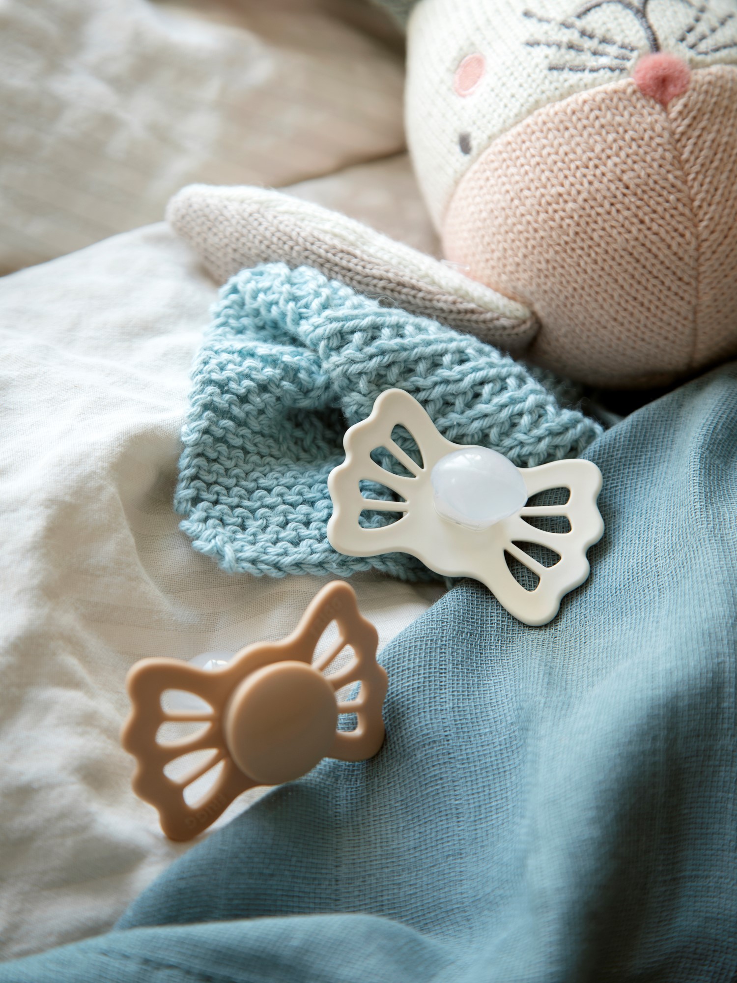 Symmetrical Silicone Pacifiers 2-pack Size 2 Lucky. 6-18 months.