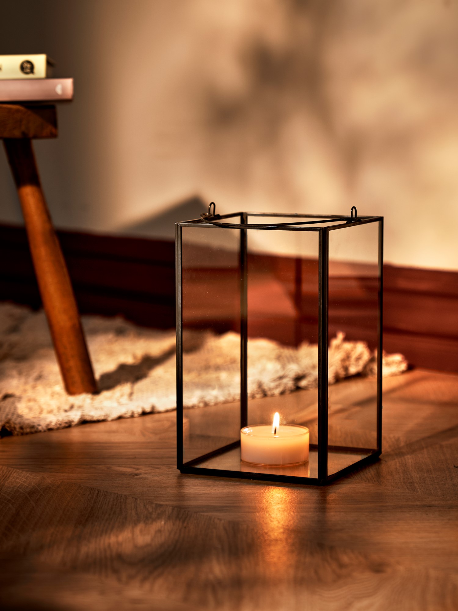 Lantern Glass/metal. 13.5 x 20.5 cm.