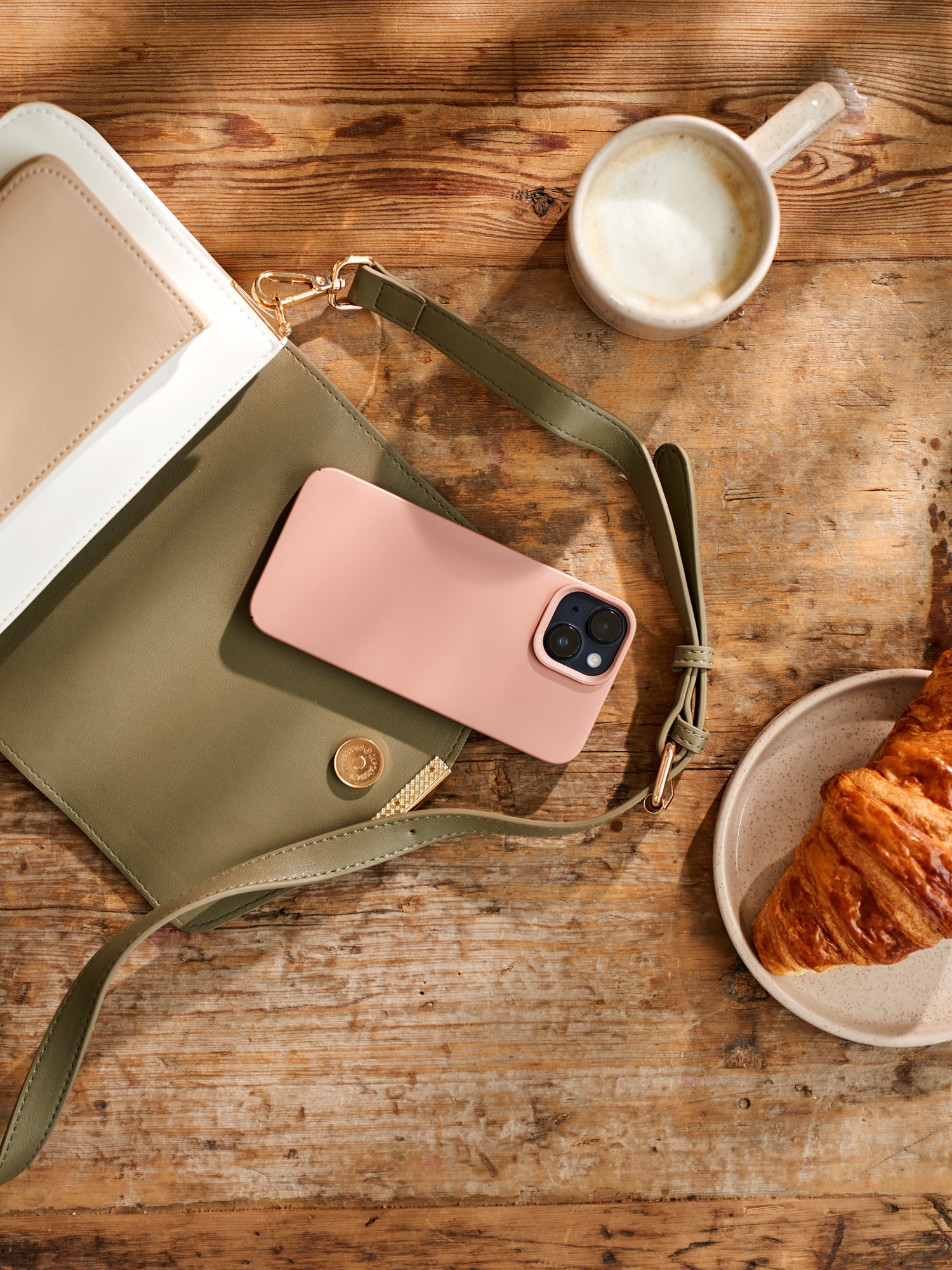 Thin case iPhone 15 Polycarbonate.