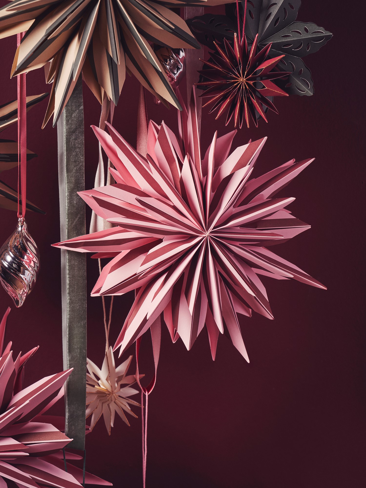 Hanging star Ø30 Paper. Ø30 cm.