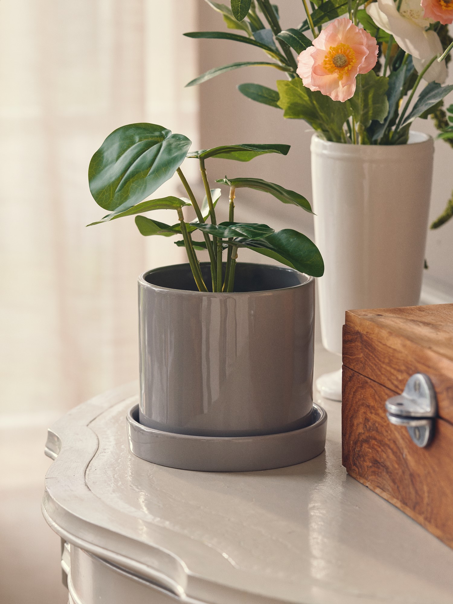 Flowerpot with saucer Ø13 x 12.8 cm.