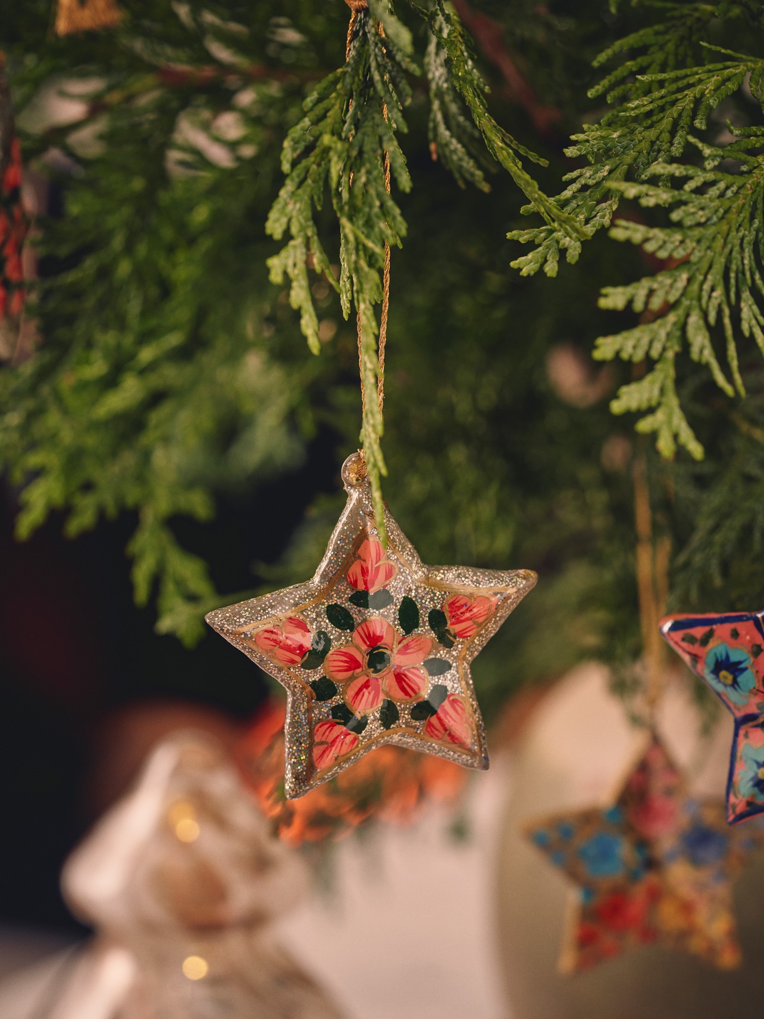 Star ornament Paper. 6 cm.