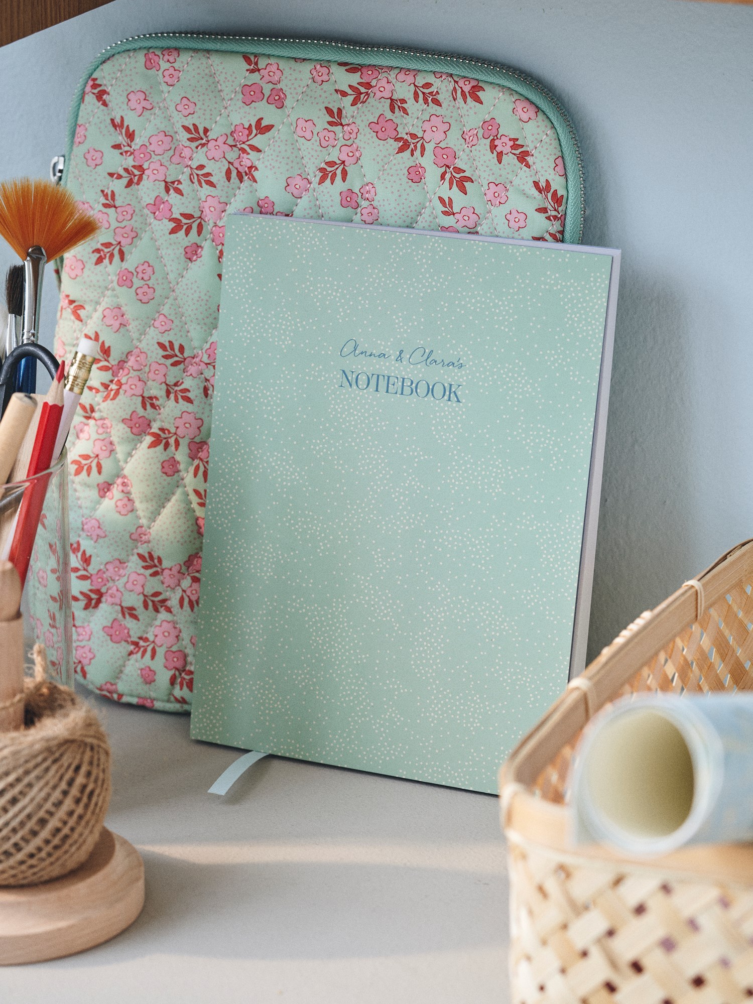 Notebook Paper. 20.3 x 15.2 cm. 96 pages.