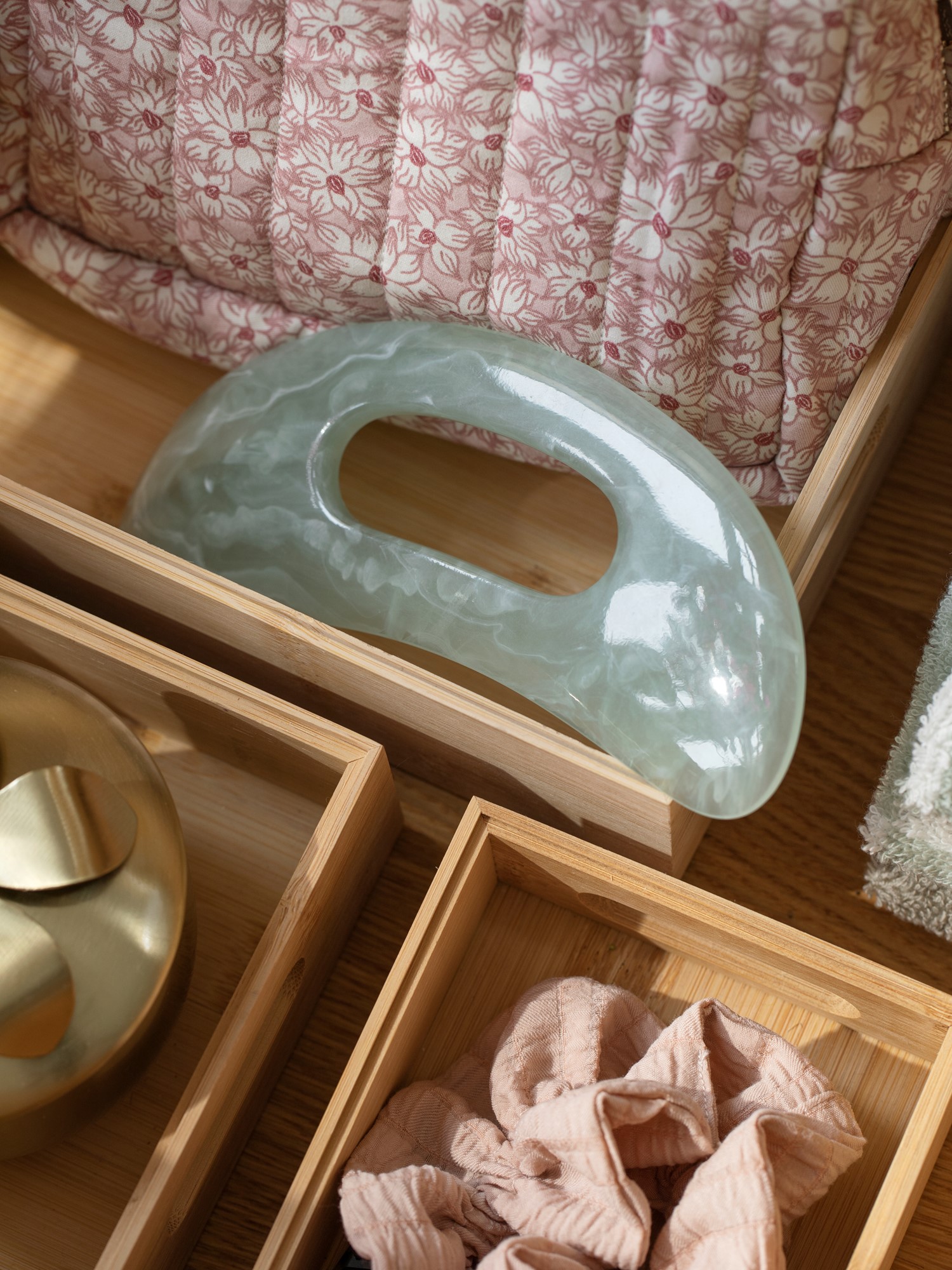 Gua sha for body 17.5 x  7 x 1 cm.