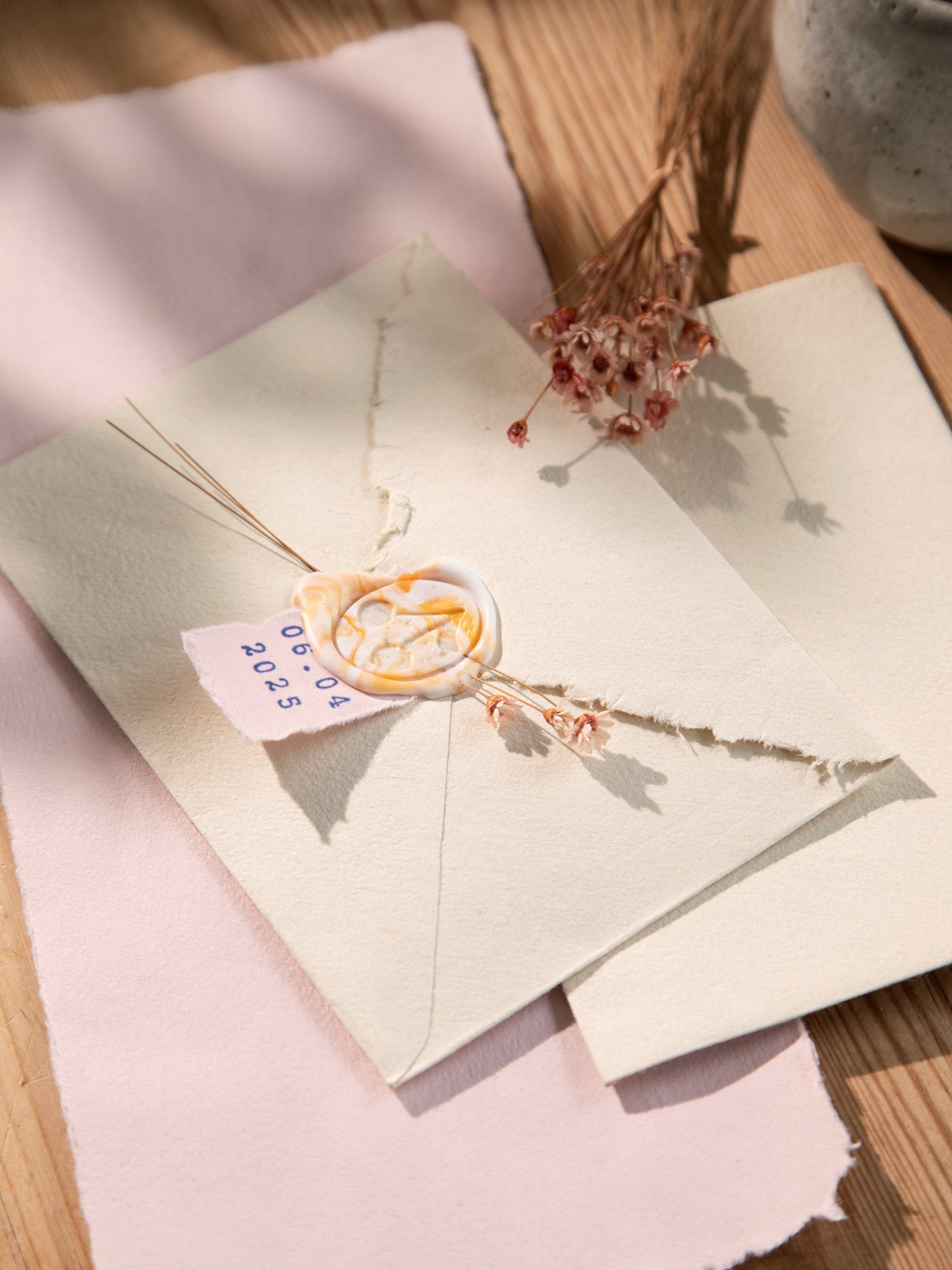 Cards with envelopes Cotton paper. 11.5 x 16 cm. 4 sets.