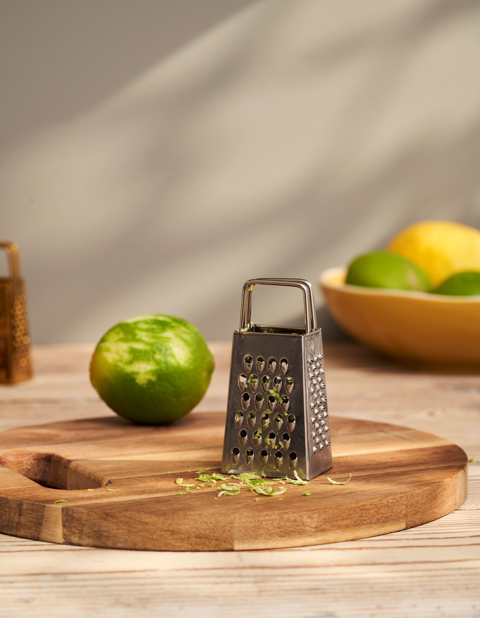 Mini grater Stainless steel. 3.5 x 2.8 x 8 cm.