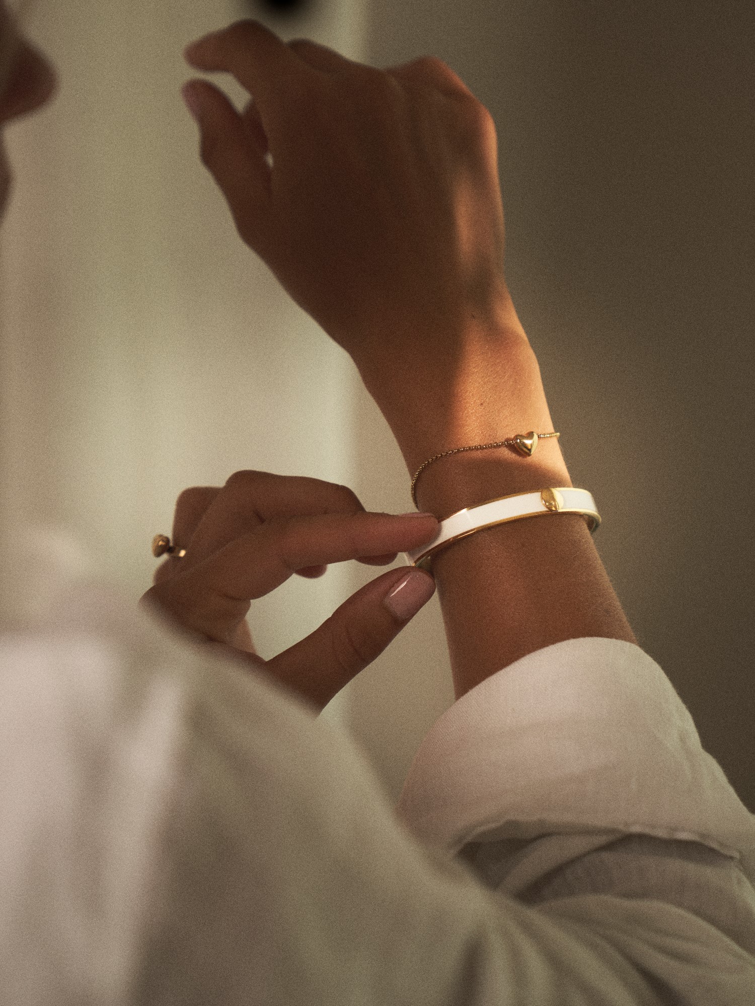 Capri bracelet 14k gold-plated stainless steel/enamel. Ø6 cm.