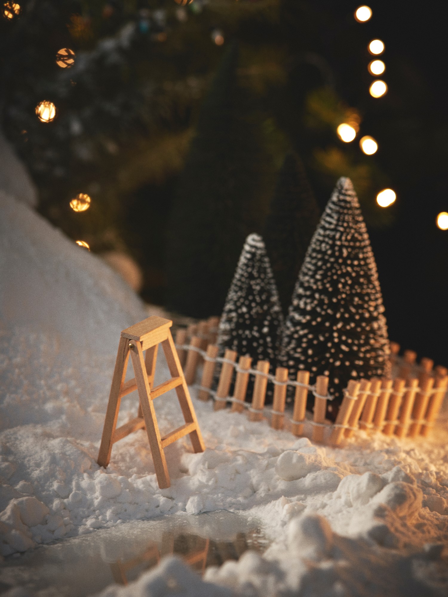 Christmas tree with snow 12 cm.