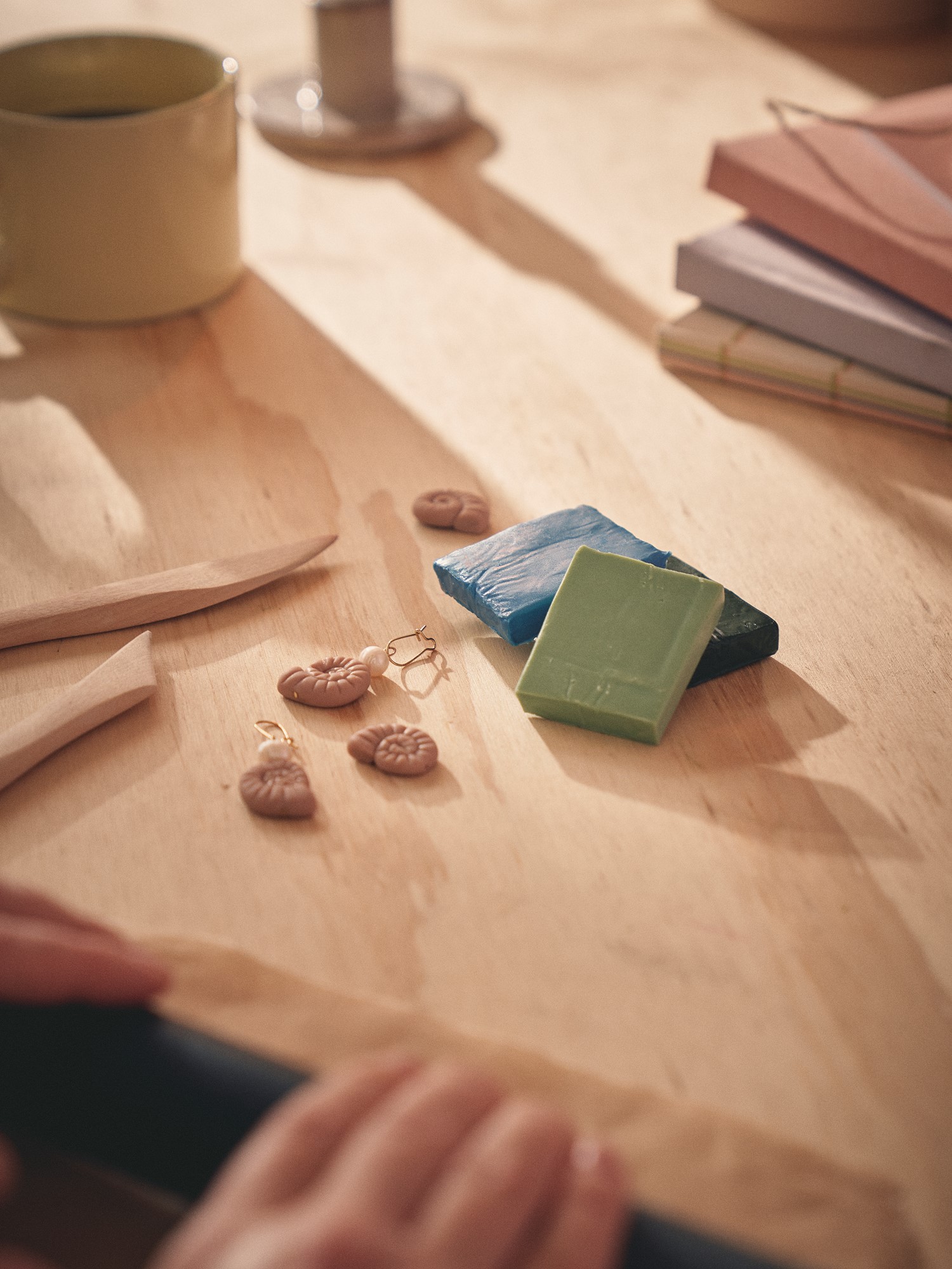 Oven-bake clay 113 g. 4 colours.