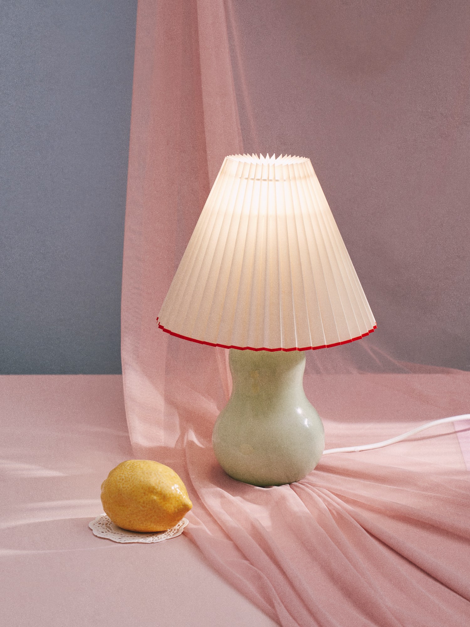 Table lamp Ø23.4 x 36.2 cm.