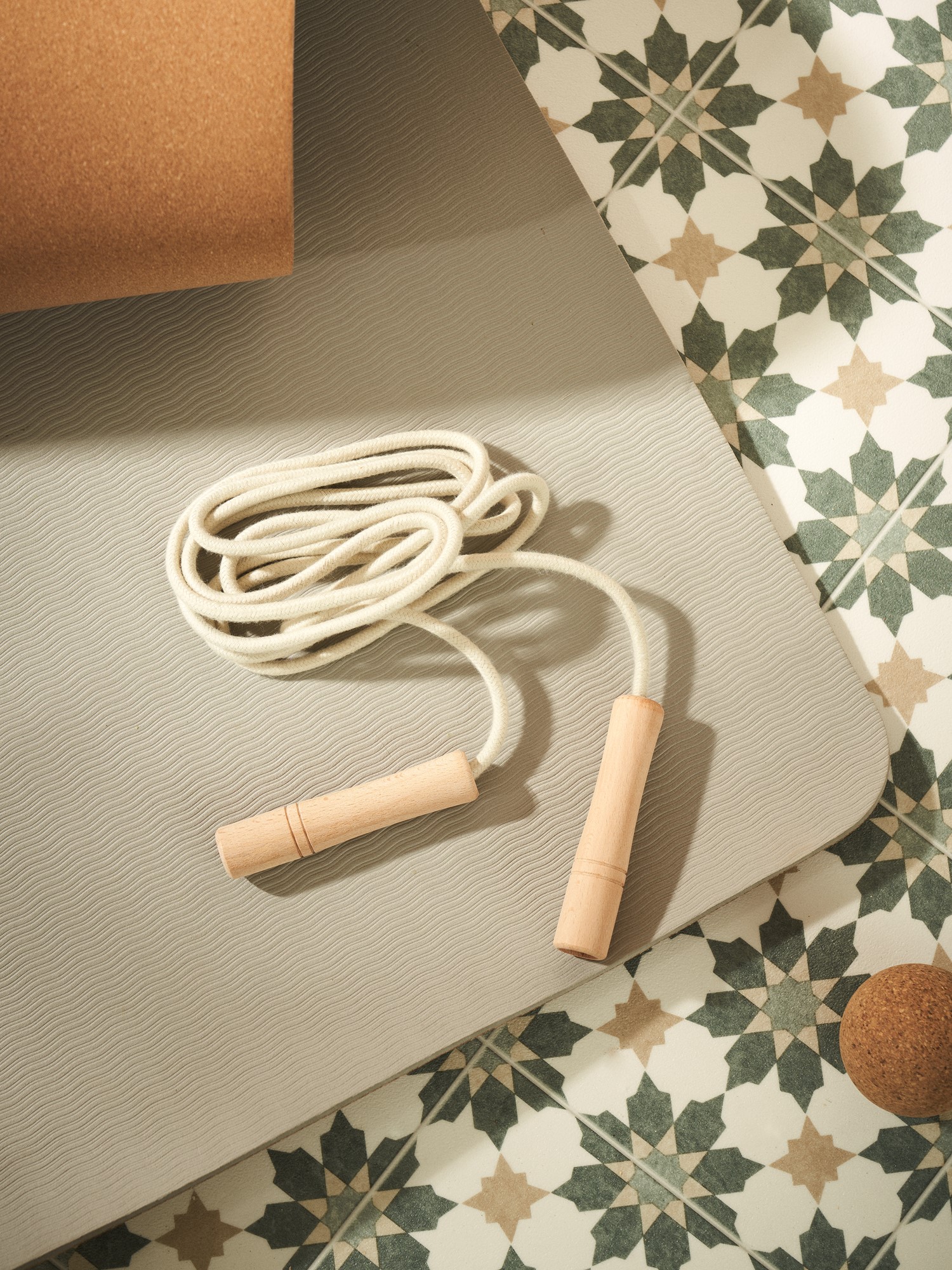 Skipping rope Beech wood/cotton. 280 cm.