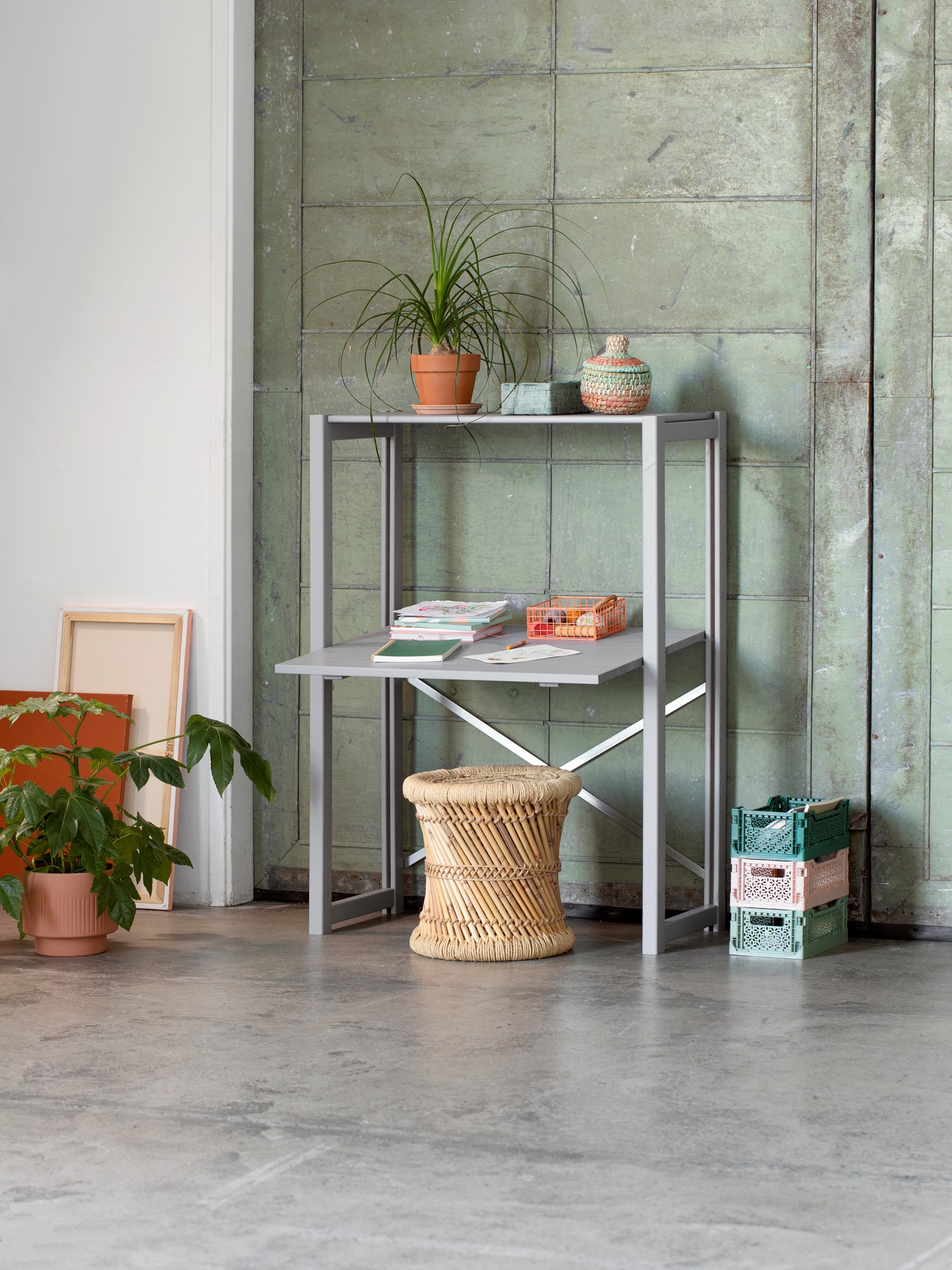 Desk Pinewood. 82,8 x 60,2 x 116 cm.