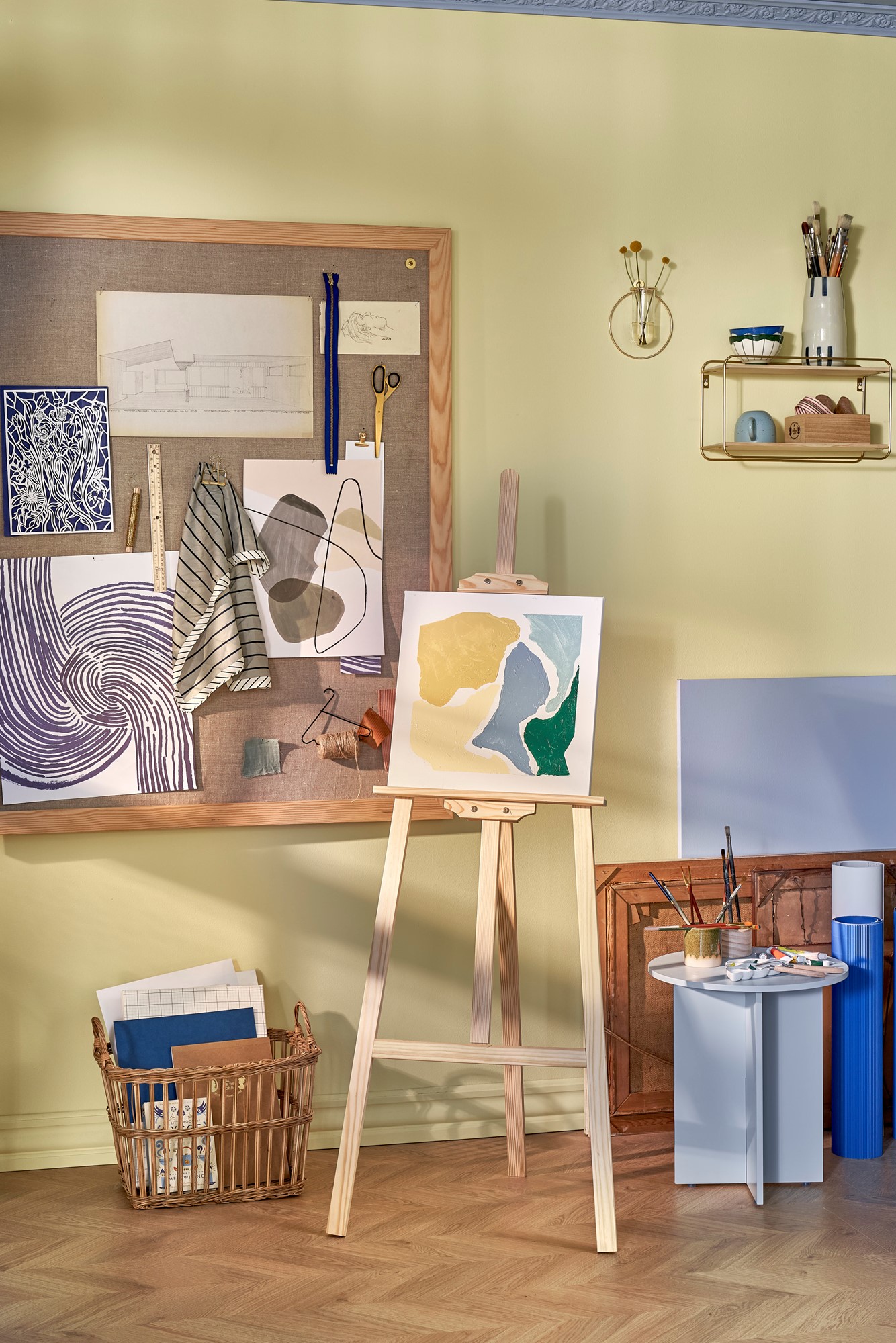 Easel Pinewood. 150 cm.