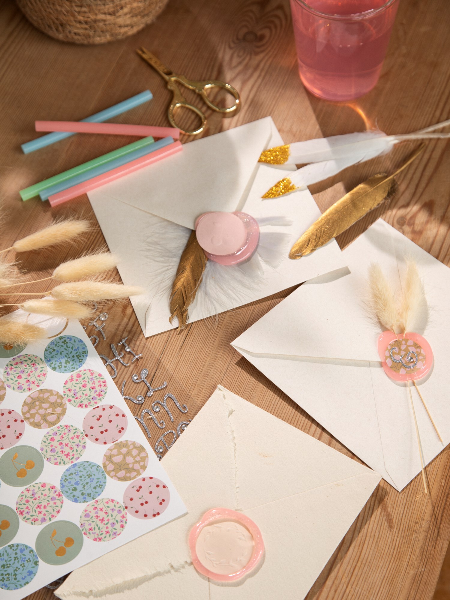 Cards with envelopes Paper. 14 x 14 cm. 5 pcs.