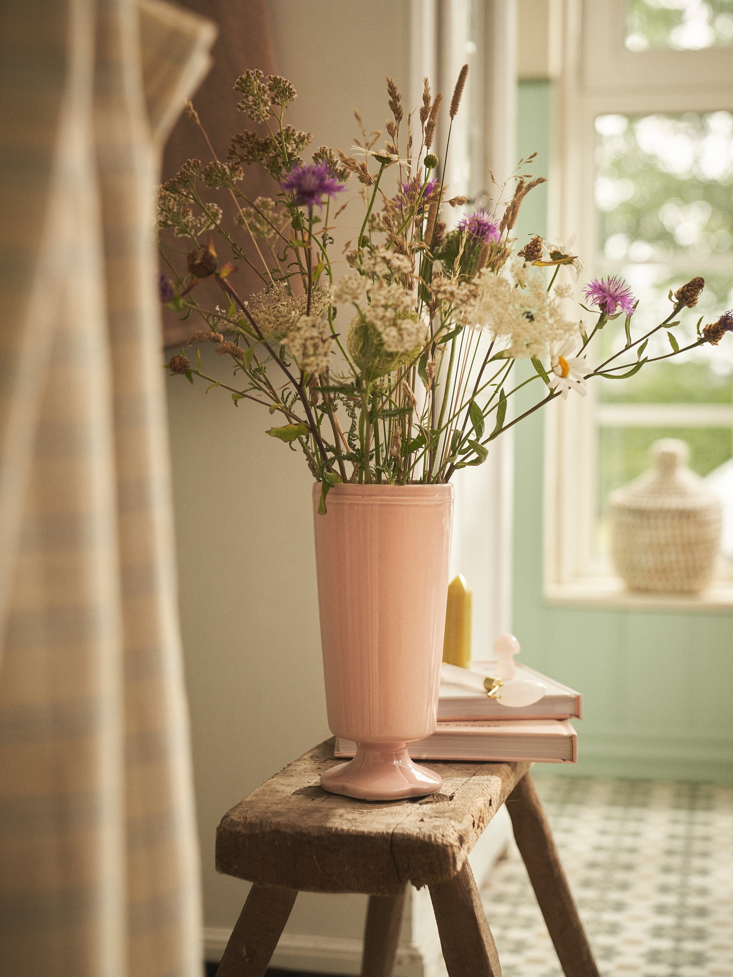 Vase Ceramic. Ø9.3 x 19 cm.