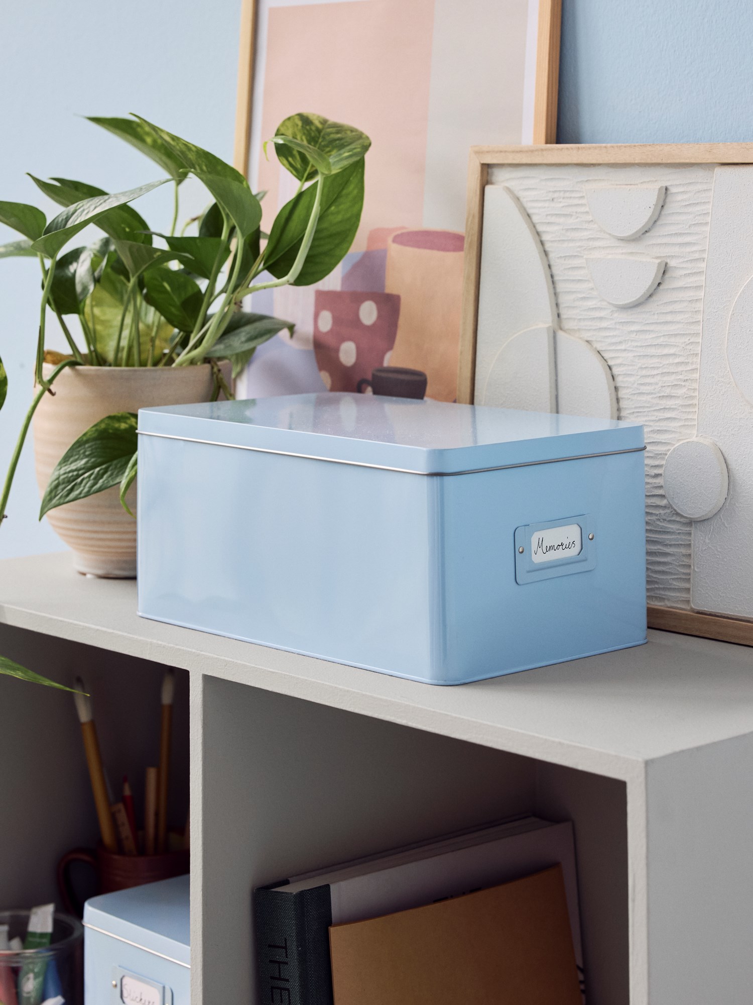 Storage box Metal. 29 x 18 x 13 cm.