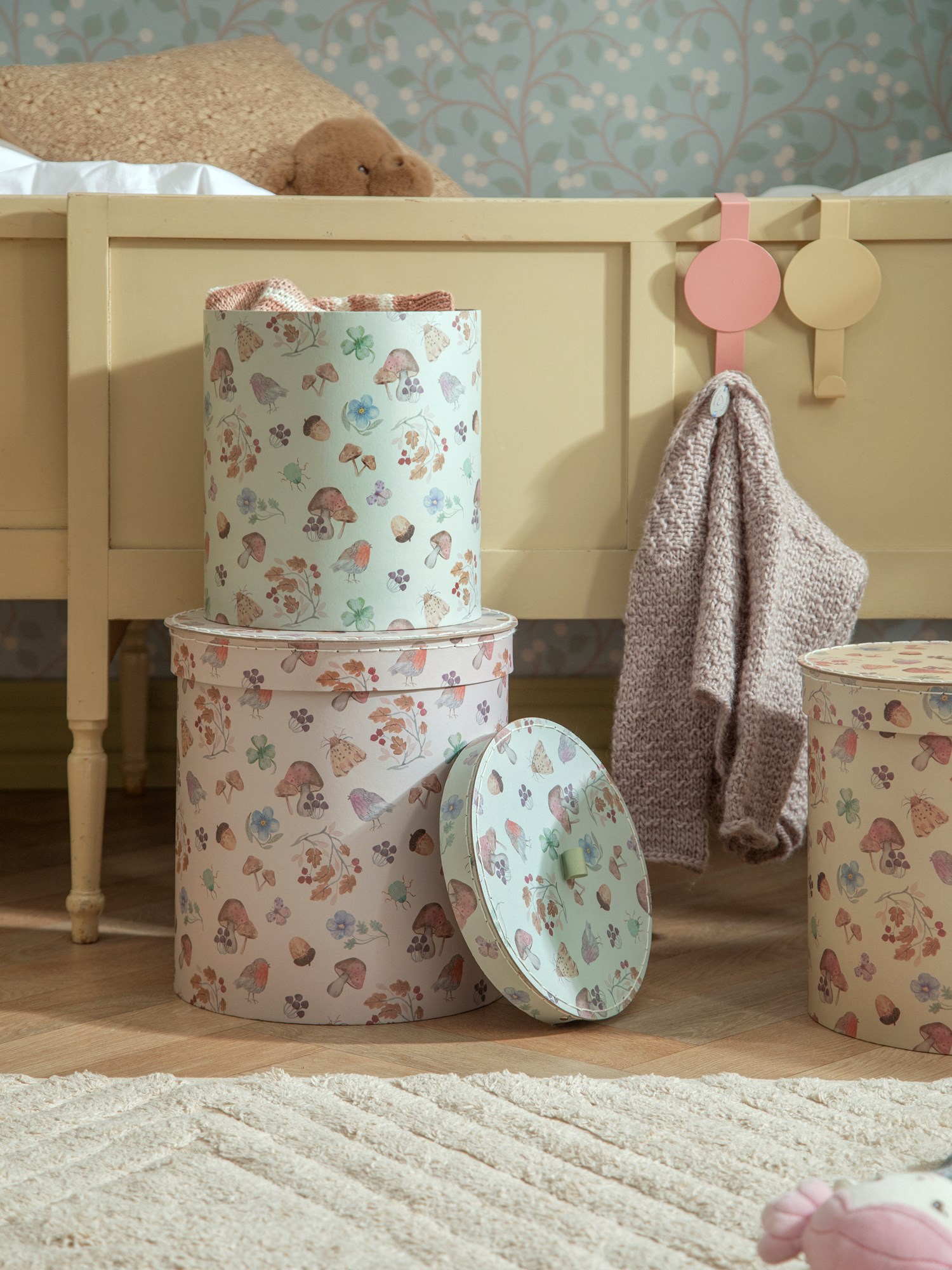 Round box Cardboard. Ø26 x 28 cm.