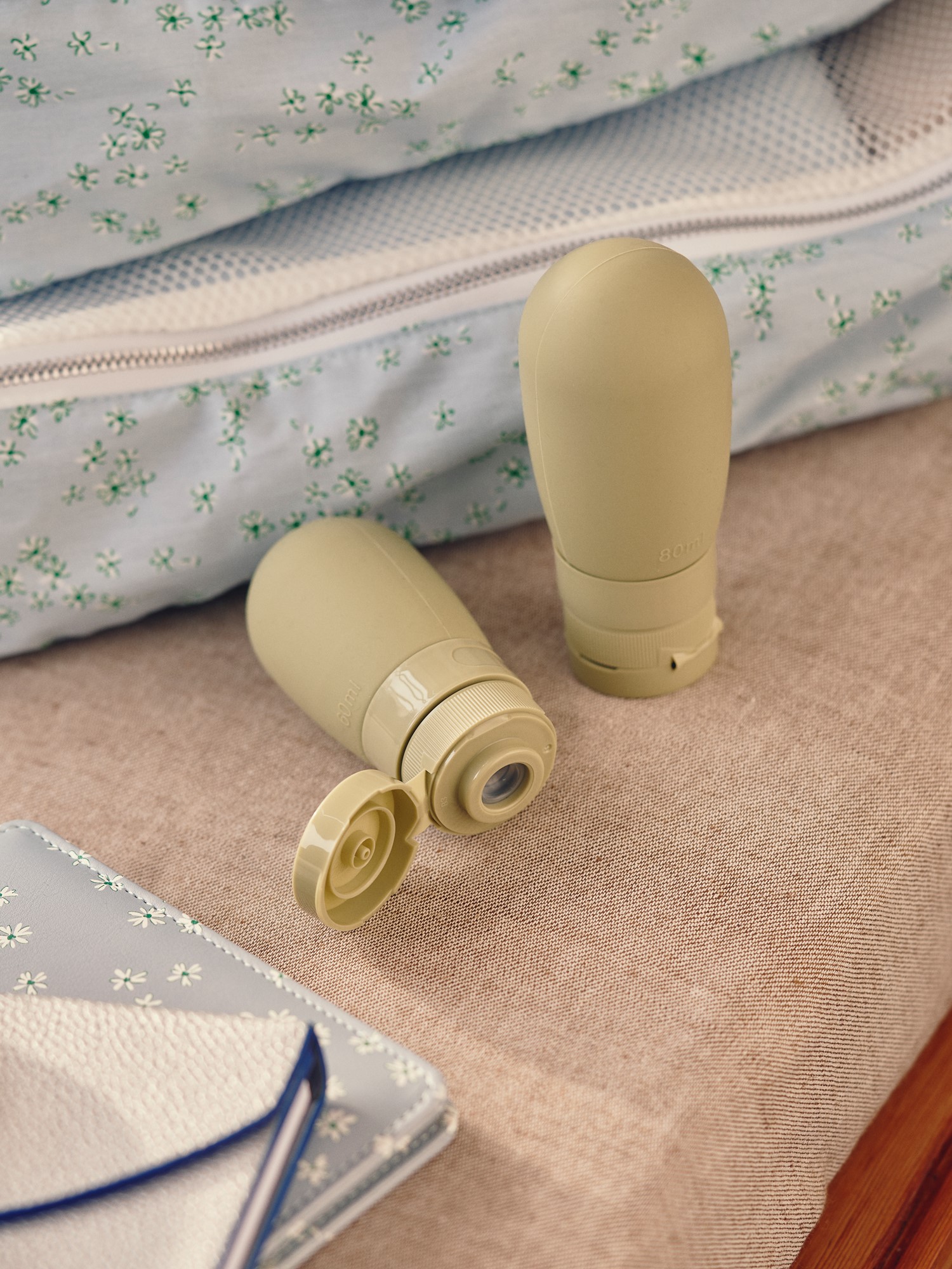 Travel bottle 60 ml Silicone/polypropylene. 60 ml.